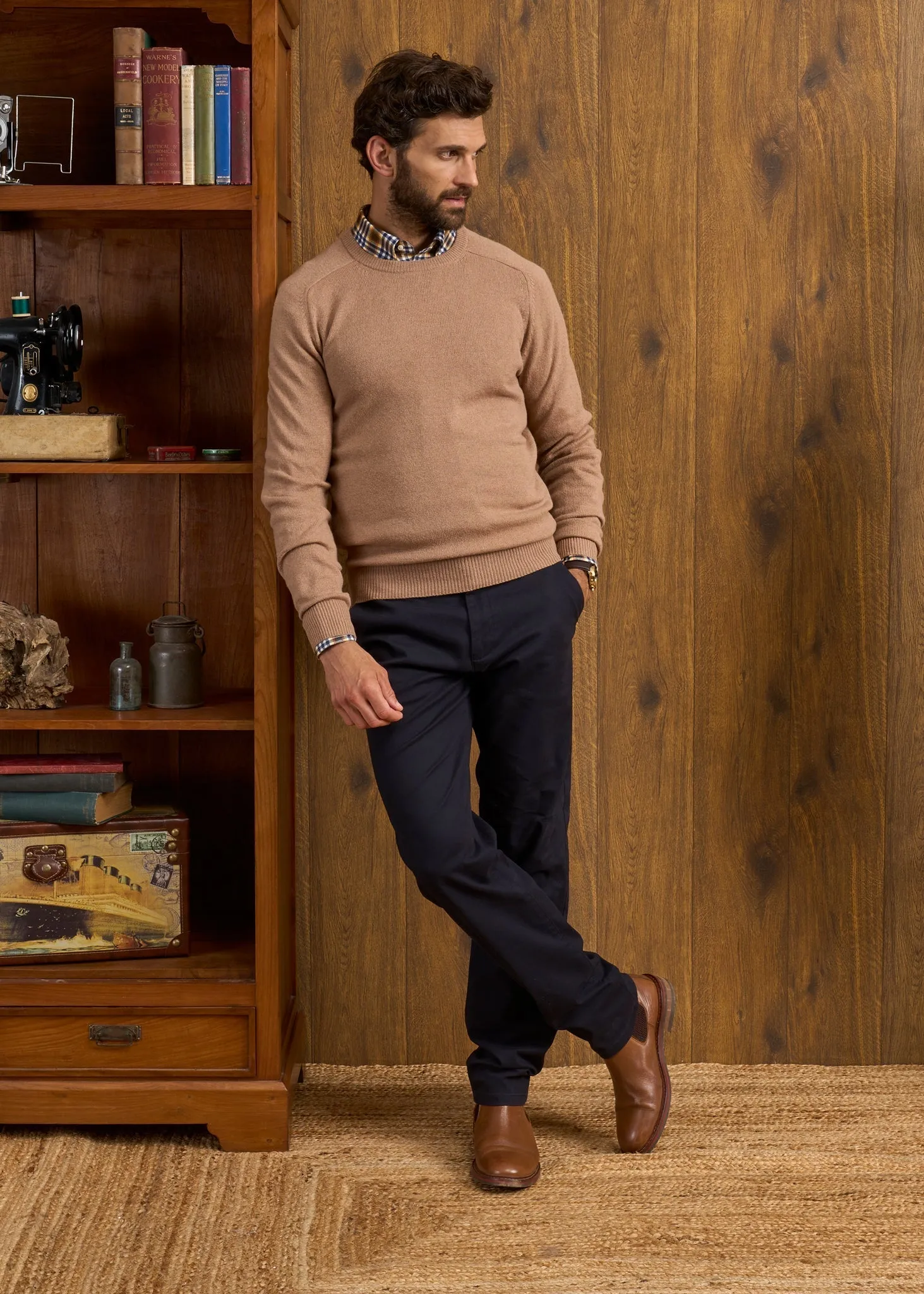 Lenzie Men's Lambswool Jumper In Camel - Regular Fit