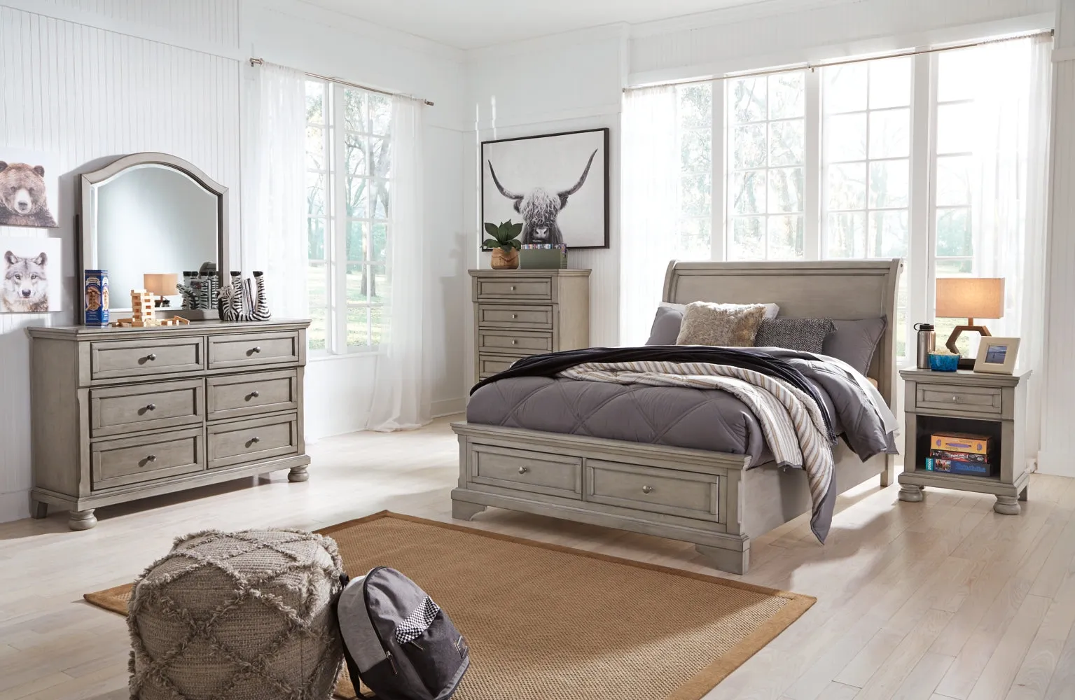 Lettner Full Sleigh Bed with Mirrored Dresser and Chest