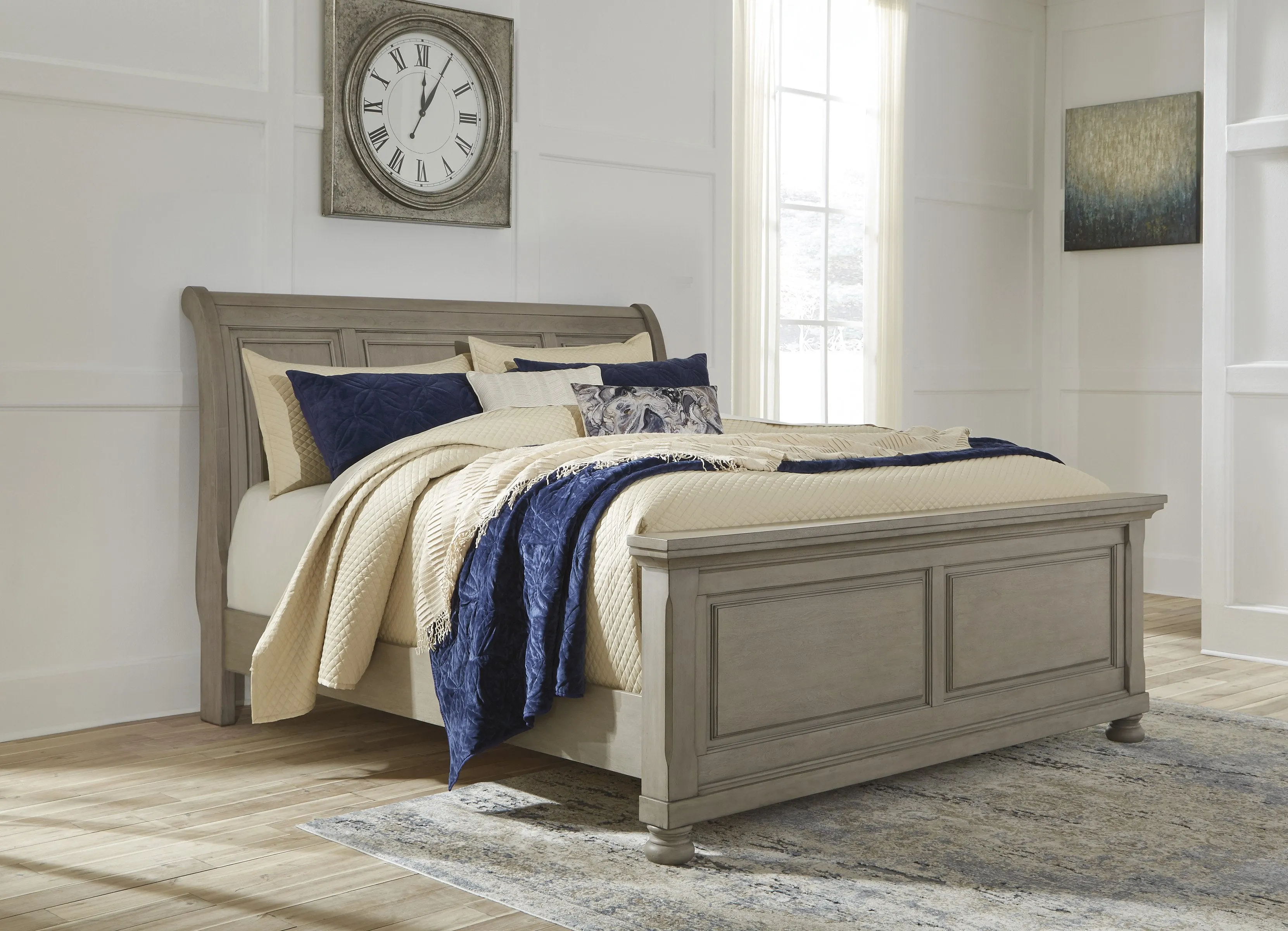 Lettner Light Gray King Sleigh Bed