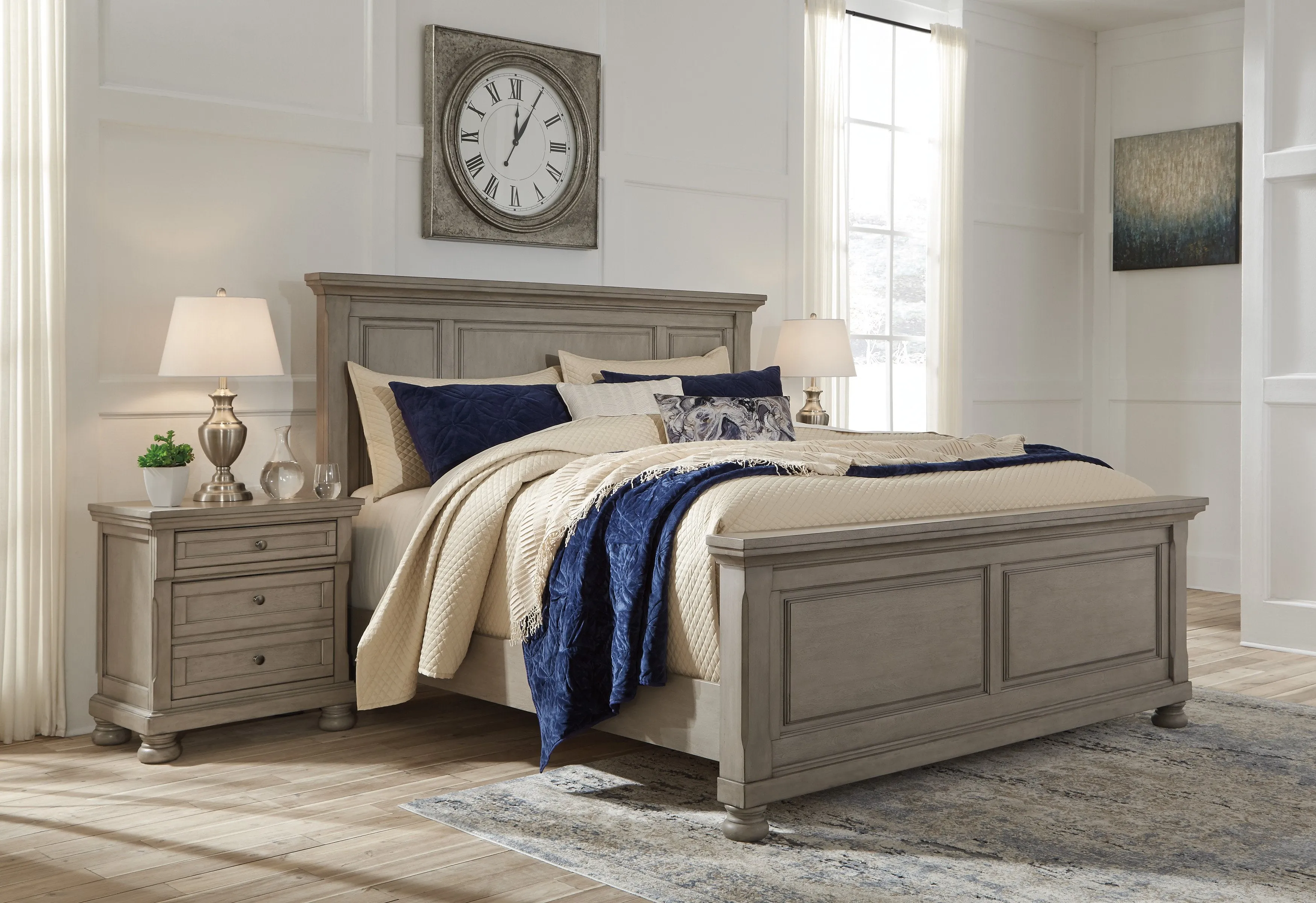 Lettner Light Gray Panel Bedroom Set