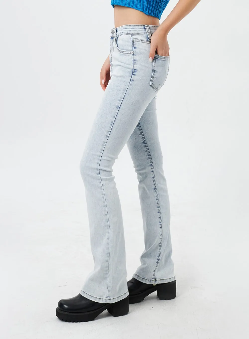 Light Wash Bootcut Jeans CY308