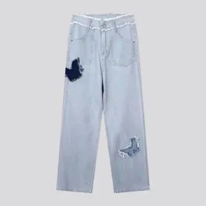 Light-wash butterfly-embroidery jeans