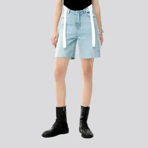 Light wash light-wash denim shorts for women