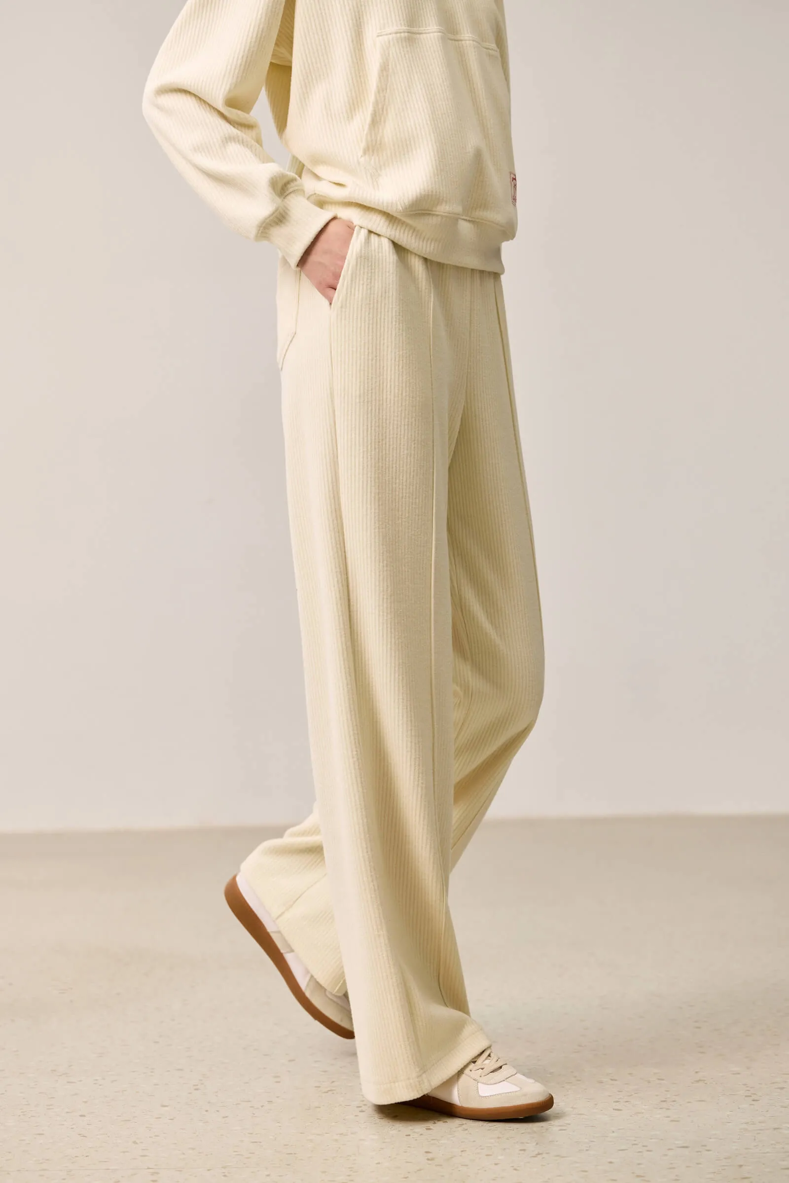 LILY Elastic Waist High-Stretch Knit Wide-Leg Pants