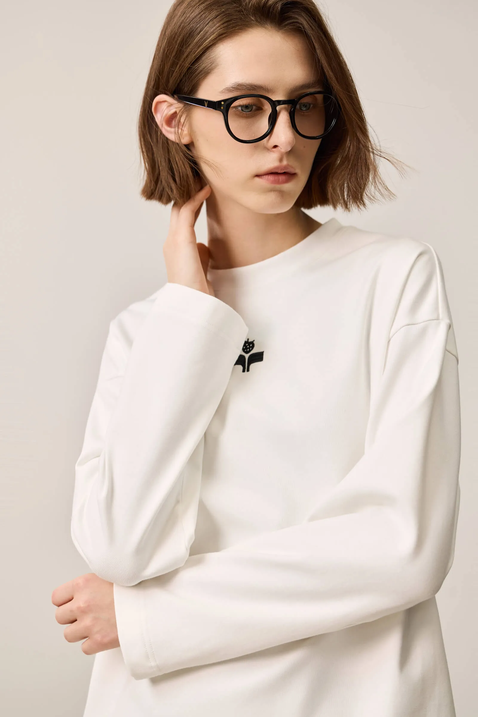 LILY Minimalist Long Sleeve Crewneck T-Shirt