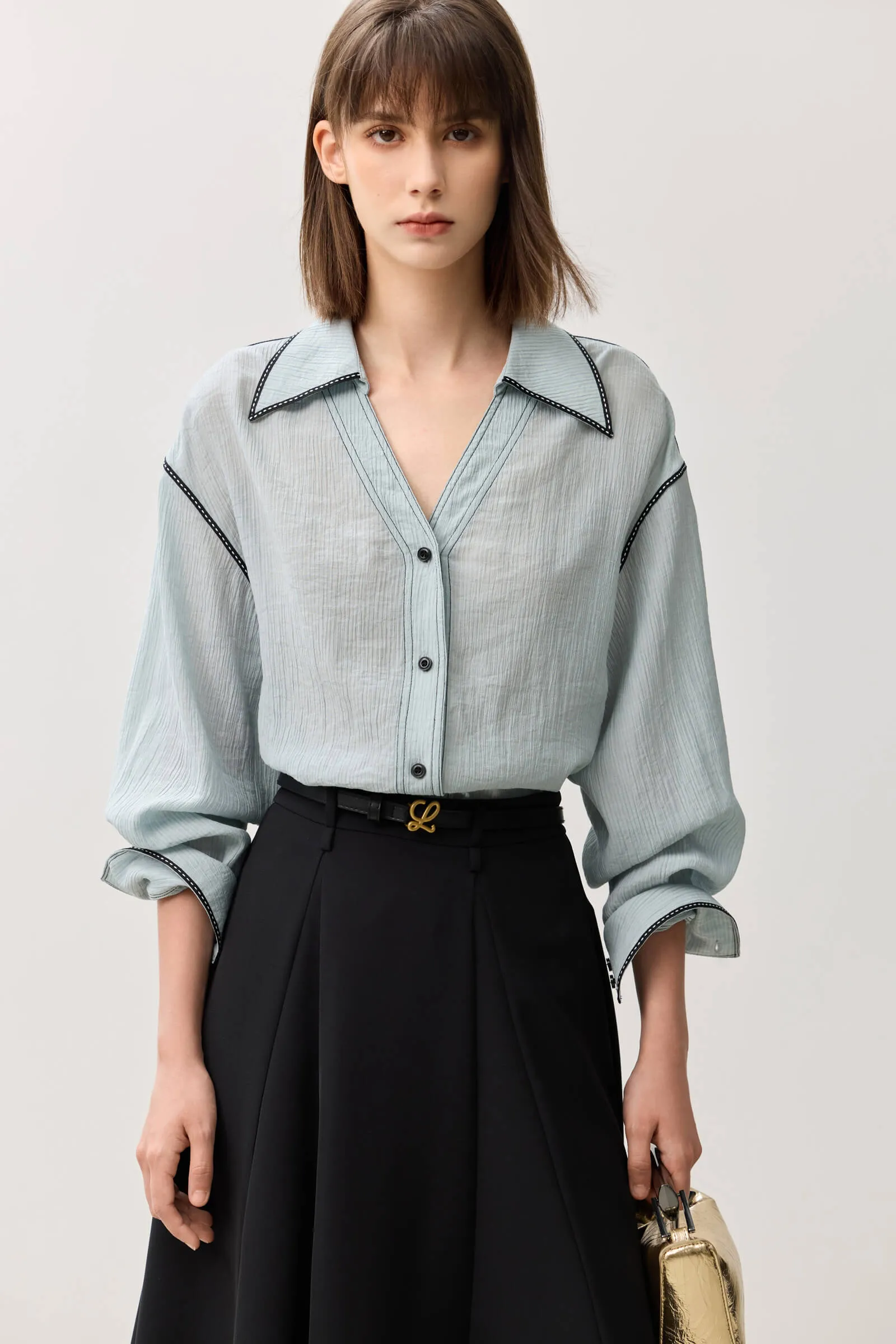 LILY Urban V-neck Shirt