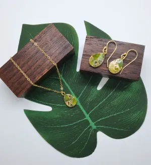 Lime Green Crackle and Gold Necklace and Earring Set