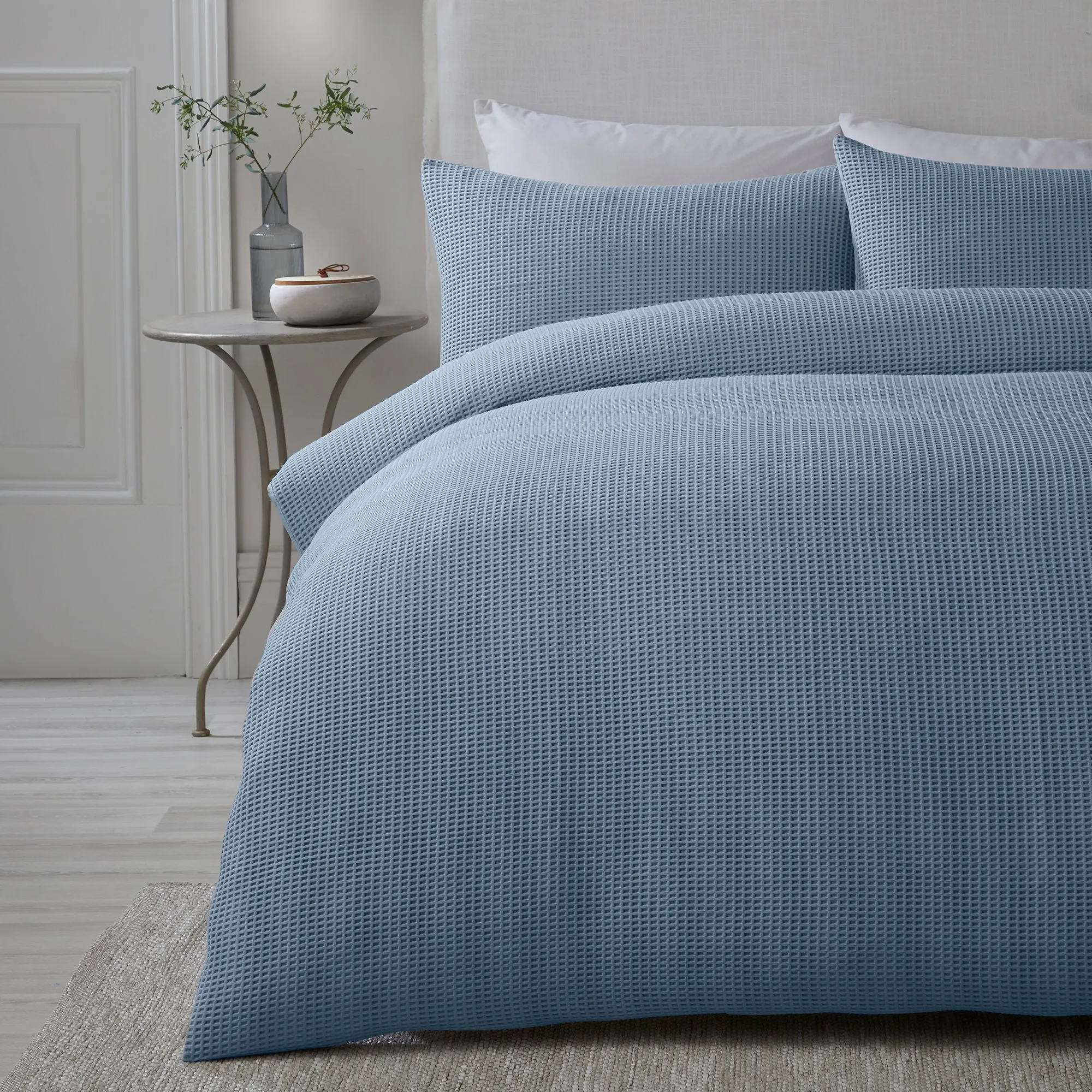 Lindly Duvet Cover Set by Serene in Blue