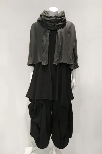 Lisbon Jacket in Charcoal Print Tokyo