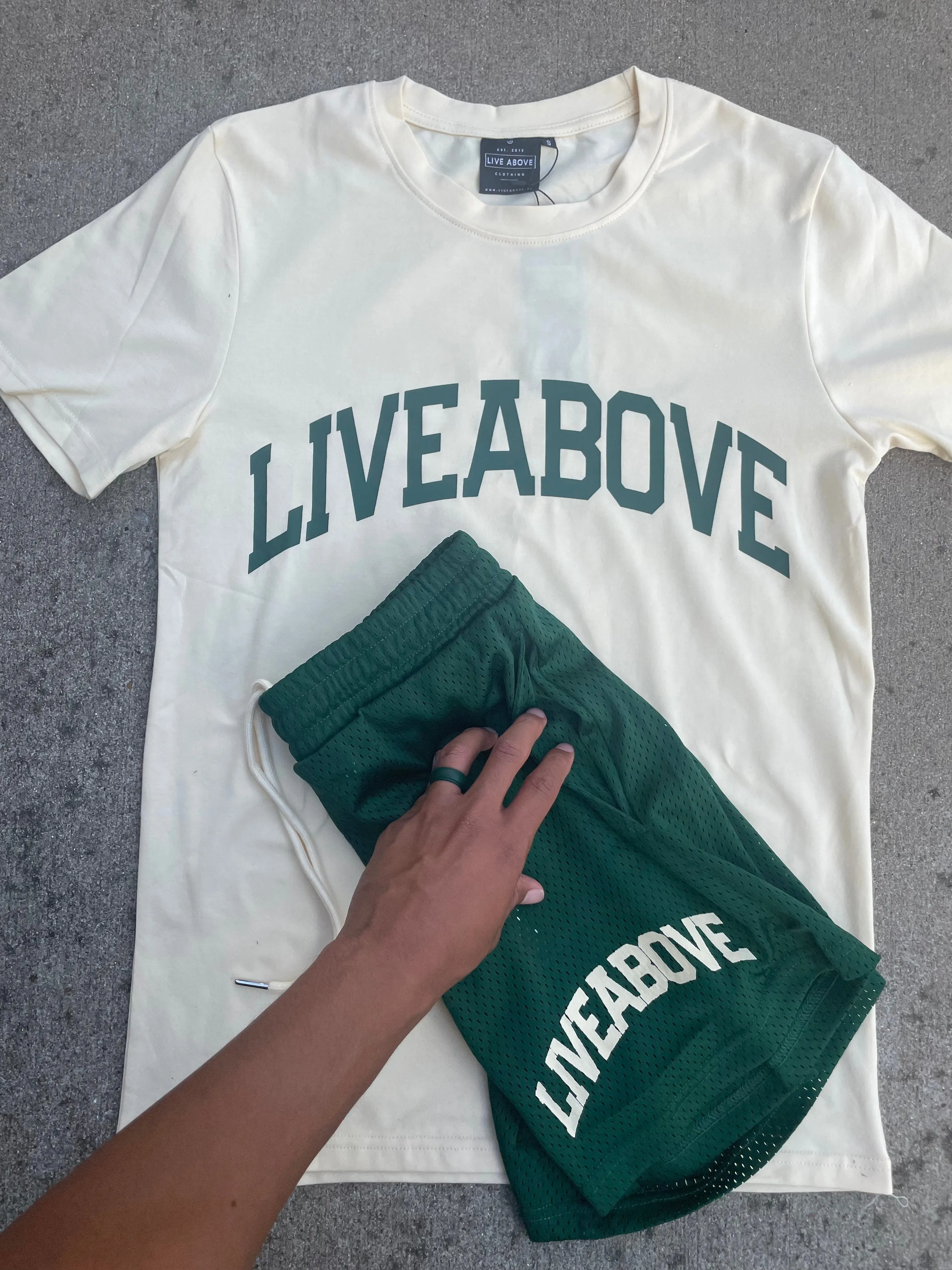 Live Above Arch Tshirt- Cream/Forest Green