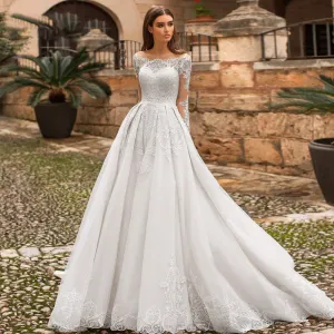 Long Sleeve Boat Neck A-Line Vintage Wedding Dress Luxury Court Train