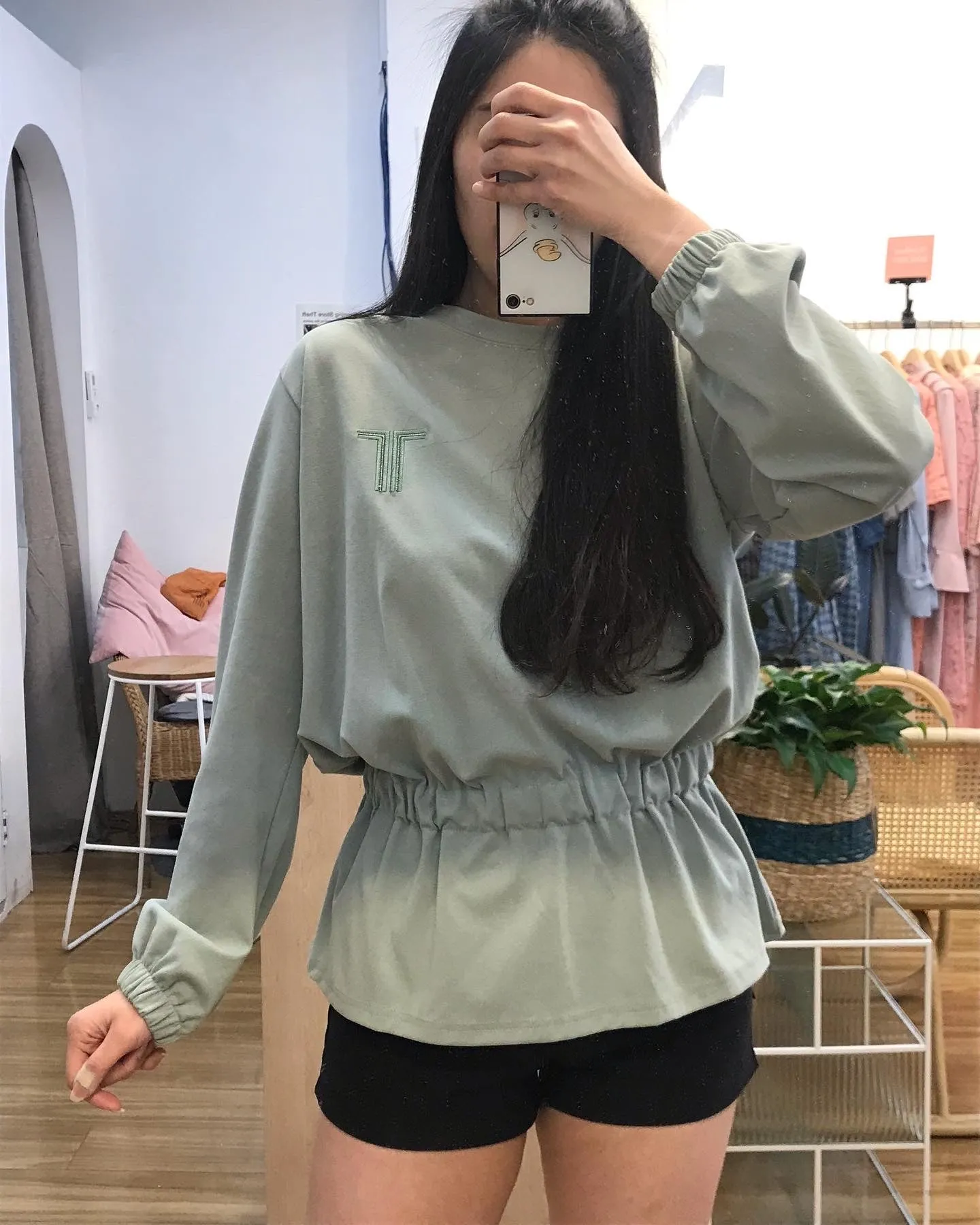 Long sleeve stretchable waist spring cloth 💚