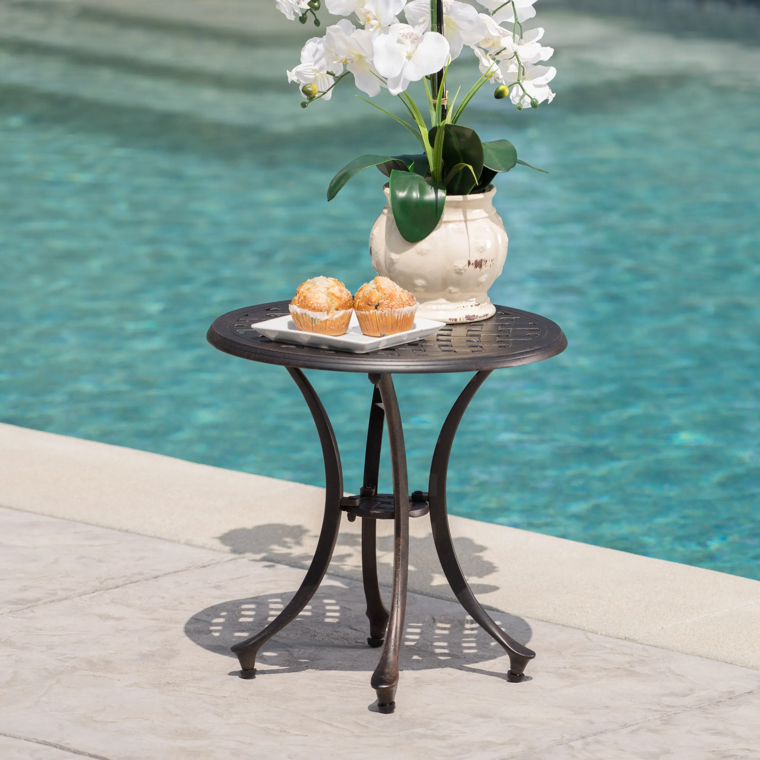 Louis Outdoor 19-inch Bronze Finished Cast Aluminum Side Table