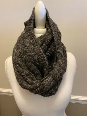 <€€ Womens Juniors H&M Dark Gray Knit Infinity Wrap Winter Scarf Neck Wrap Wool Blend