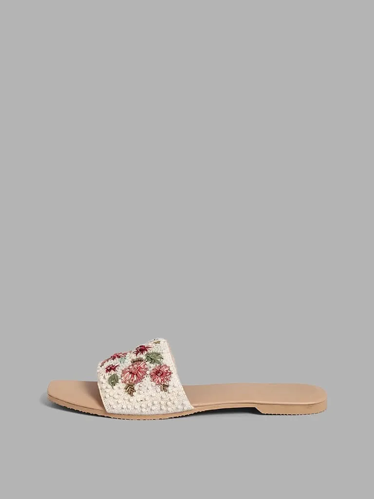 LUNA BLU Pearl Floral Embellished White Slides