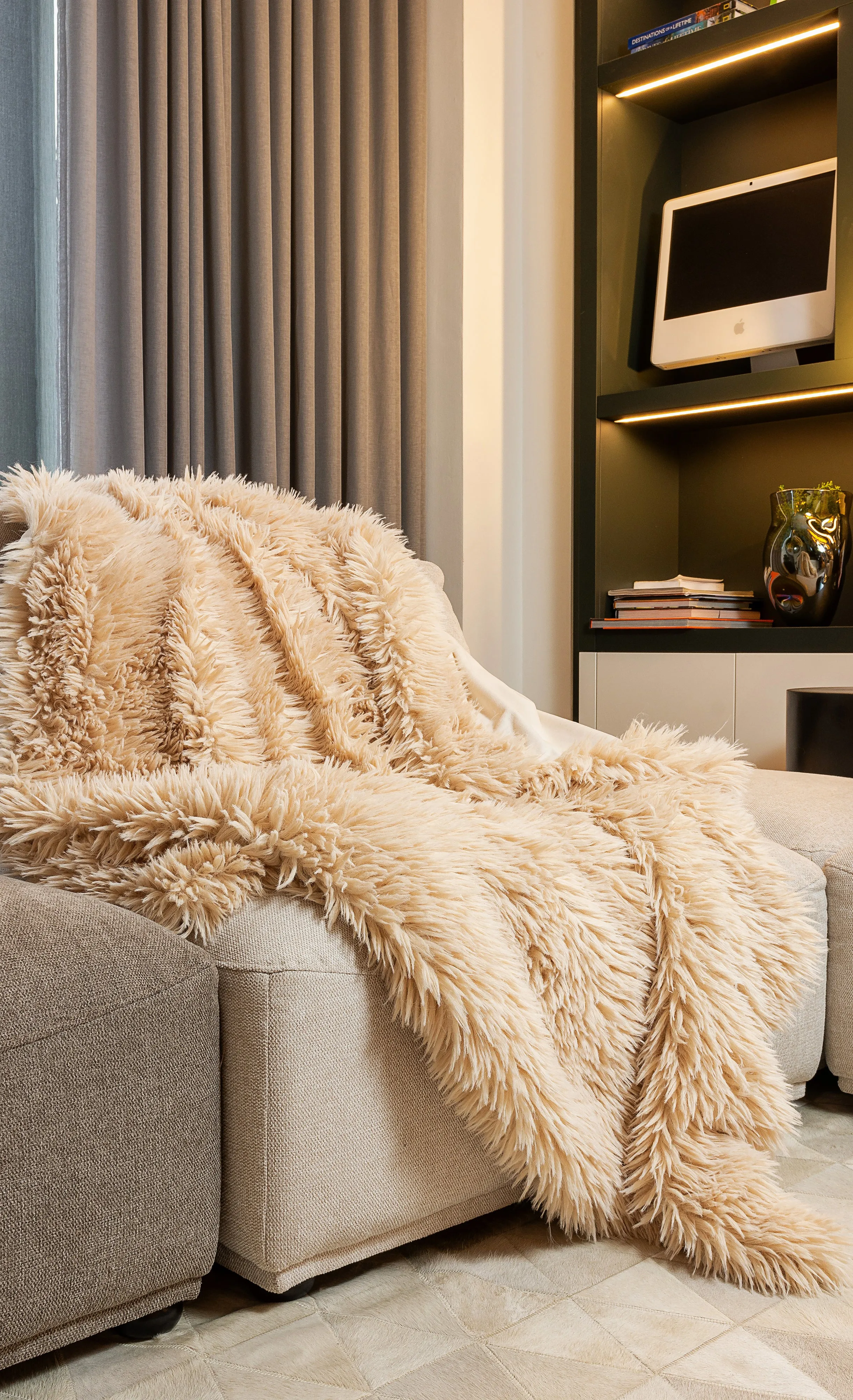 Luxe Home Decor Classic Faux Fur Throw-1-Piece