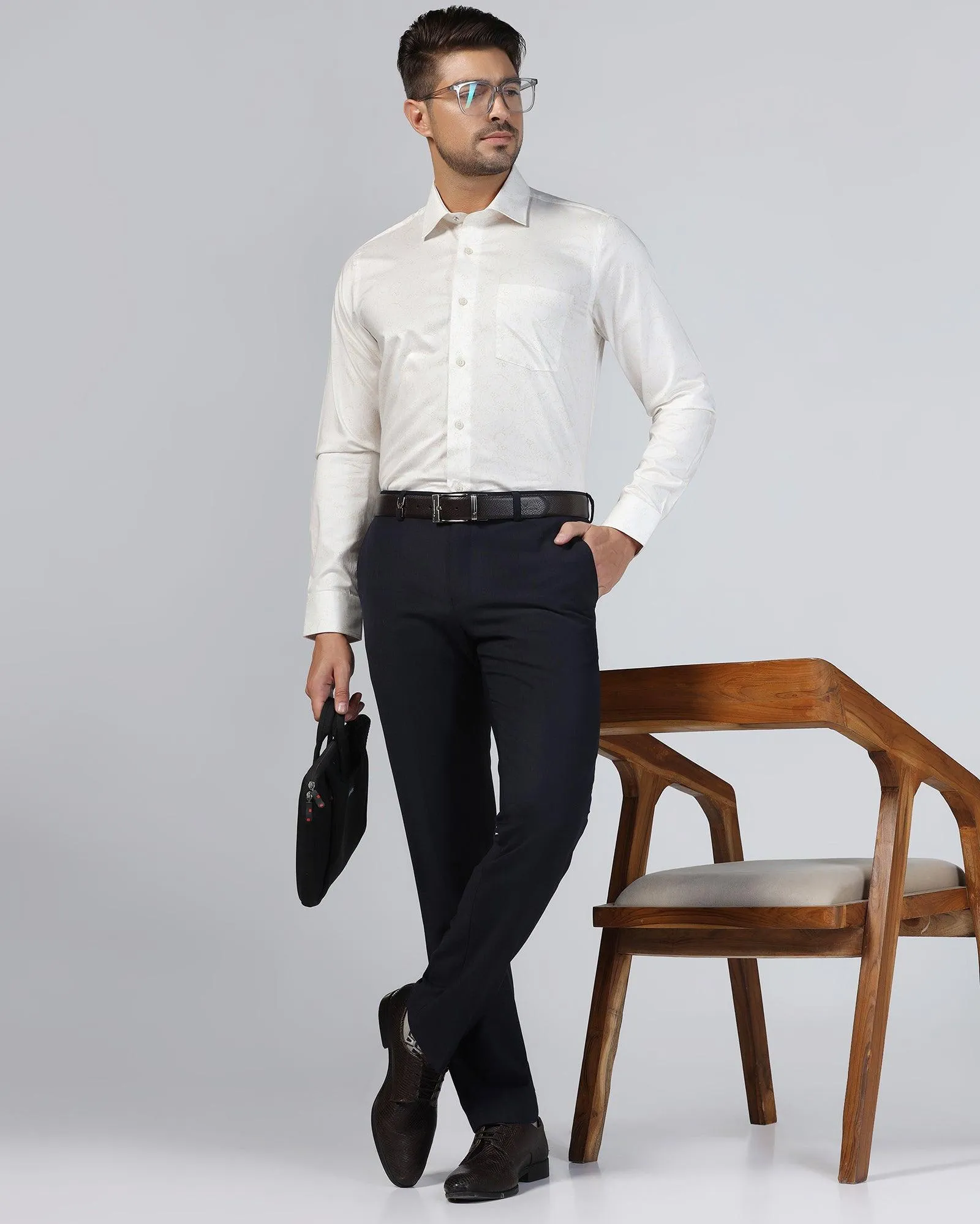 Luxe Slim Comfort B-95 Formal Navy Textured Trouser - Bugati