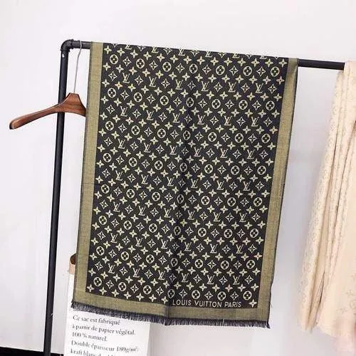 LV scarf