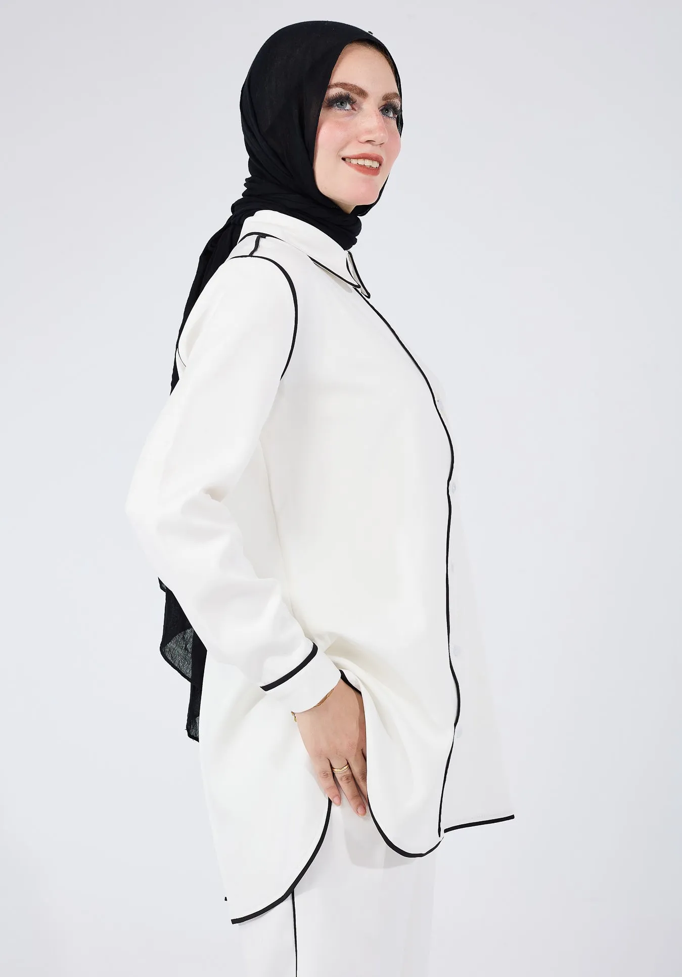 Majida Elegant Black-Piped White Modest Tunic with Matching Trousers