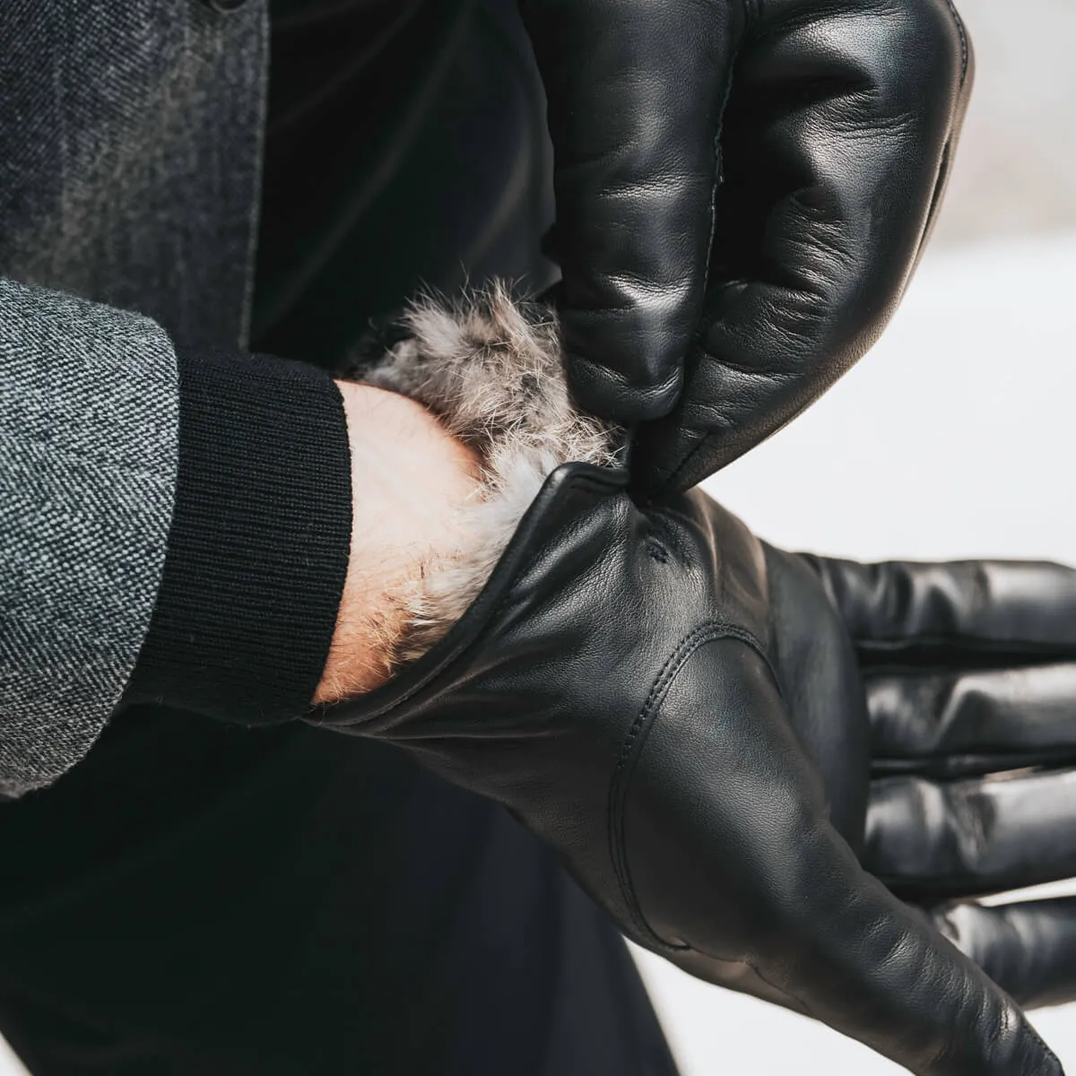 Marco (black) - Italian lambskin leather gloves with brown fur lining