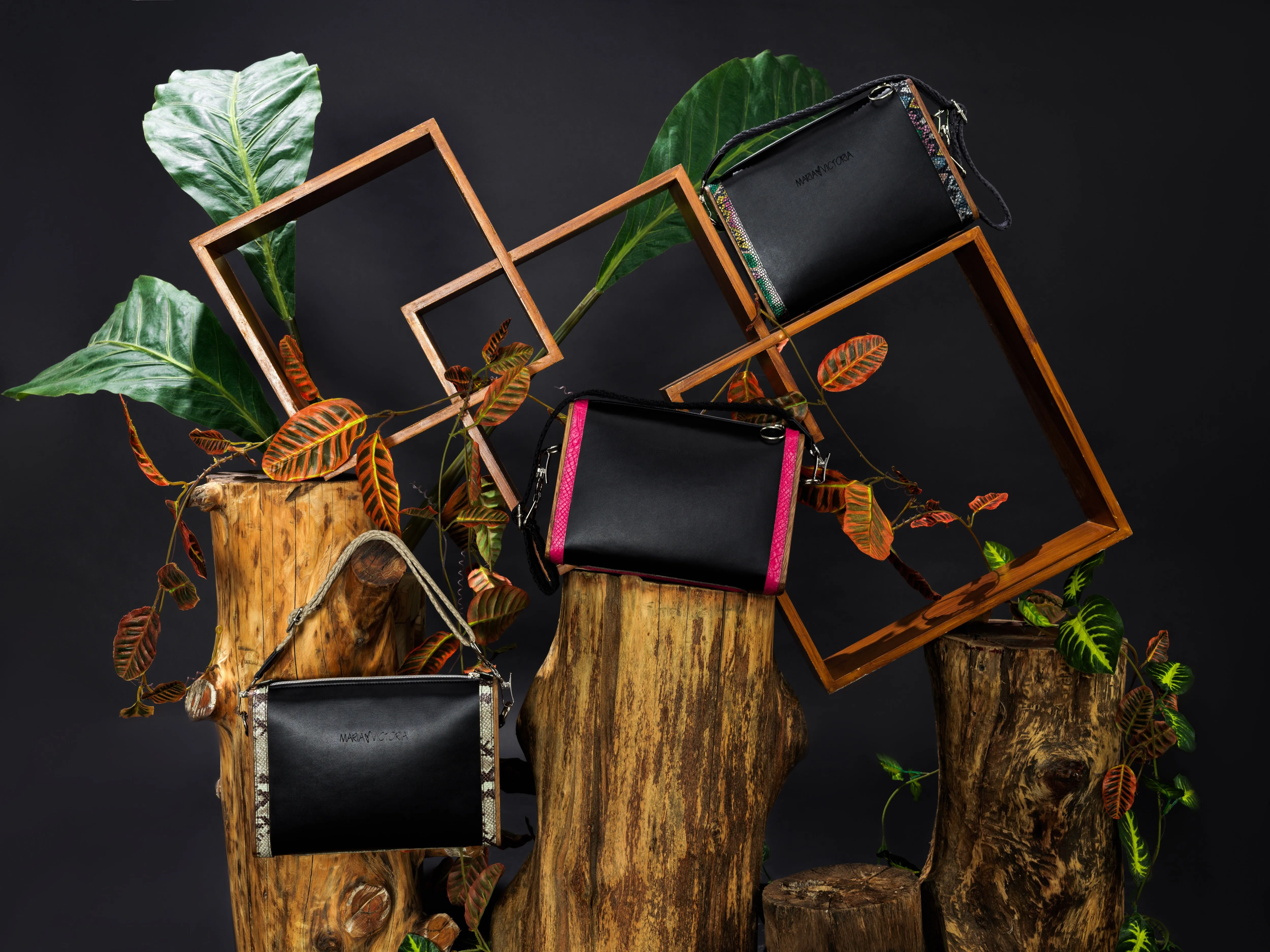 Maria Victoria | Trunk Shoulder Bag Collection | Cobra Multicolor