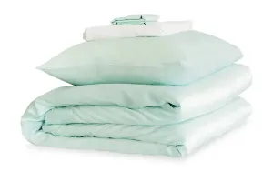 Mayfairsilk Teal Breeze and Brilliant White Silk Duvet Set