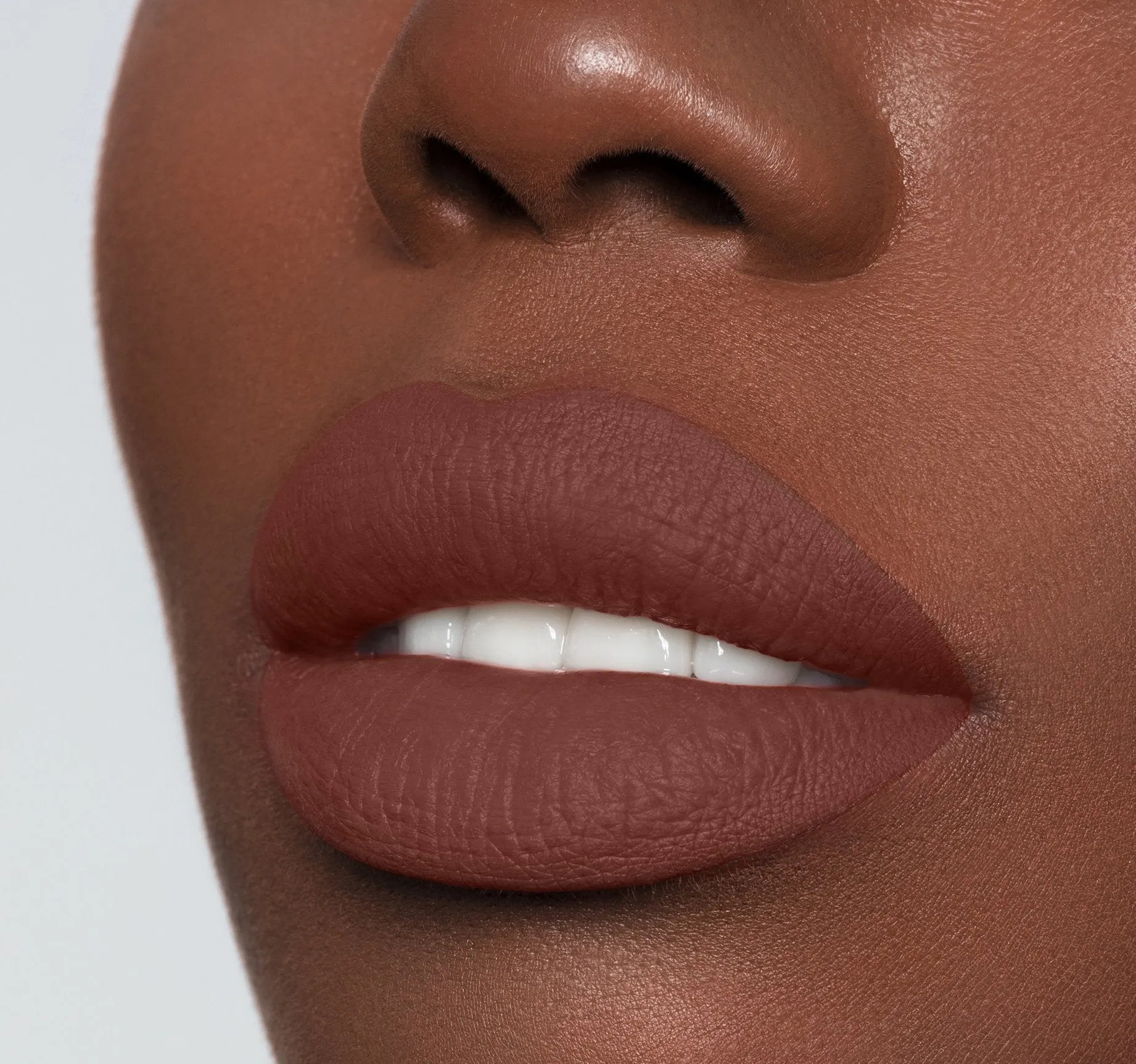 MEGA MATTE LIPSTICK - GOOSEBUMPS