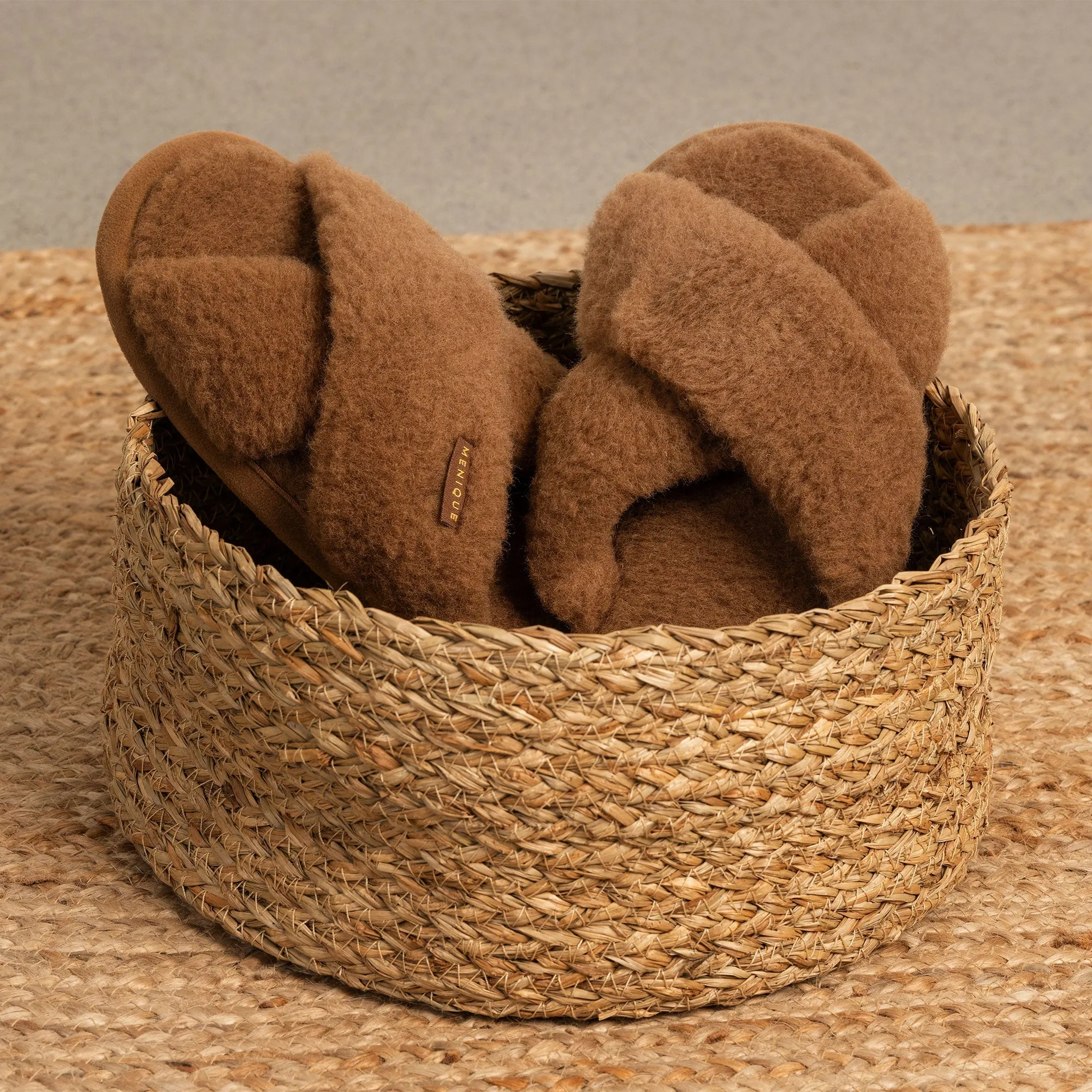 MENIQUE Women's Cross Fluffy Slippers