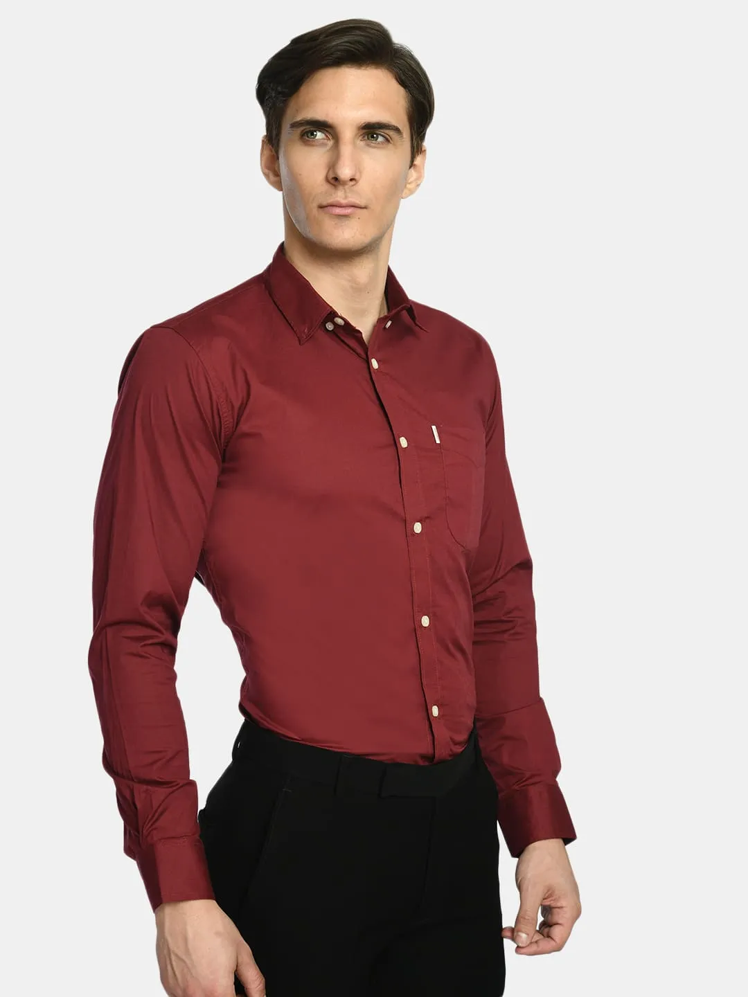 Men's Maroon Solid Regular Fit Casual Shirt