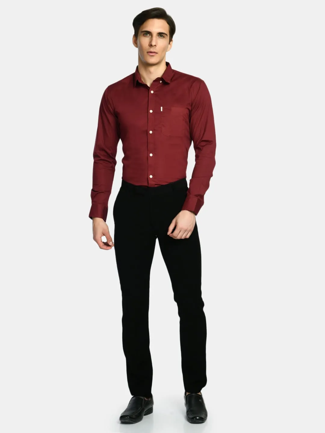 Men's Maroon Solid Regular Fit Casual Shirt