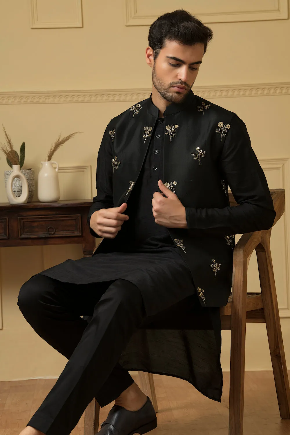 Men's Nehru Jacket With Shimmering Tikkis Set - Hilo Design