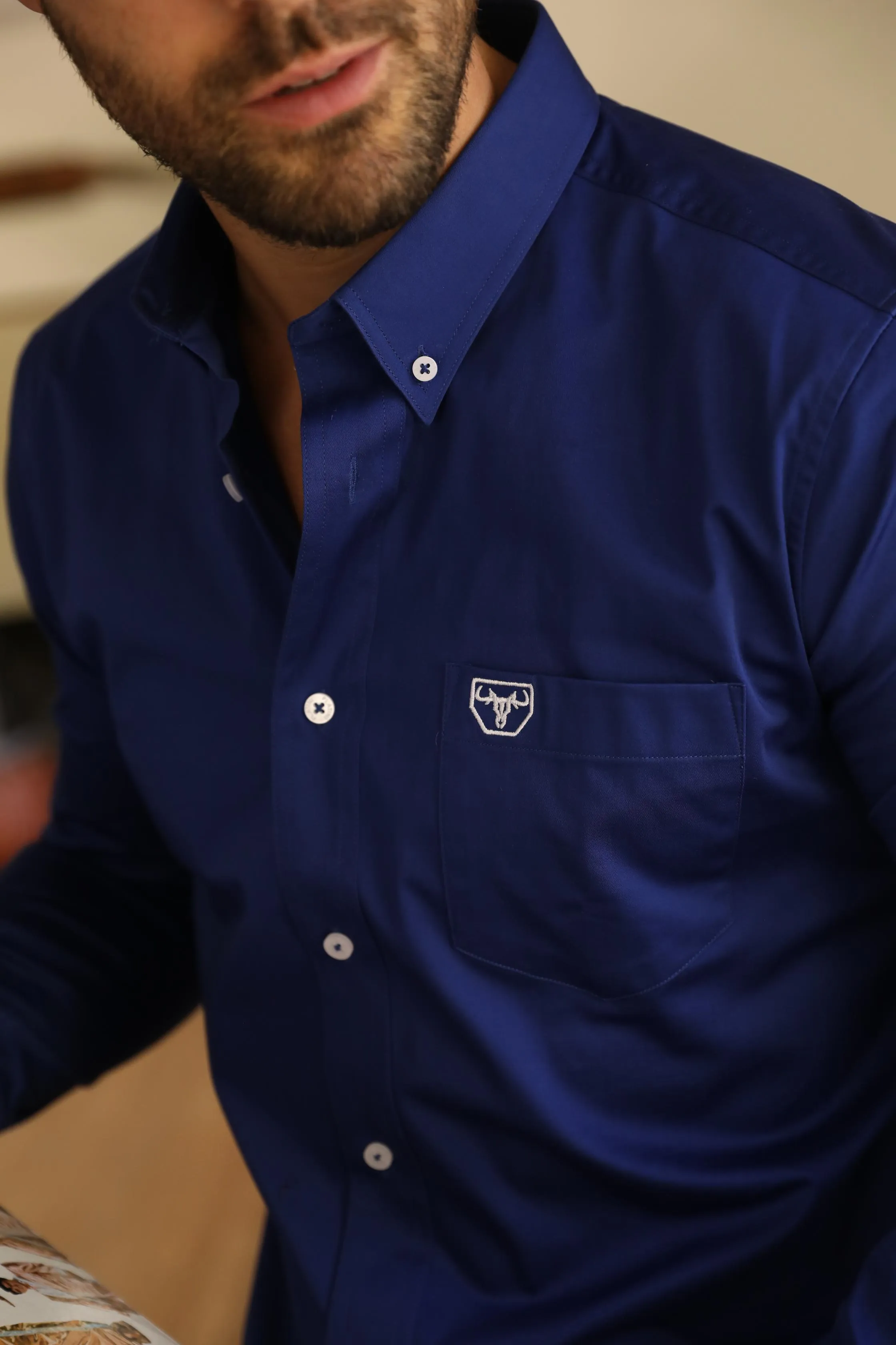 Men’s Single Pocket Logo Modern Fit Stretch Dress Shirt - Royal Blue