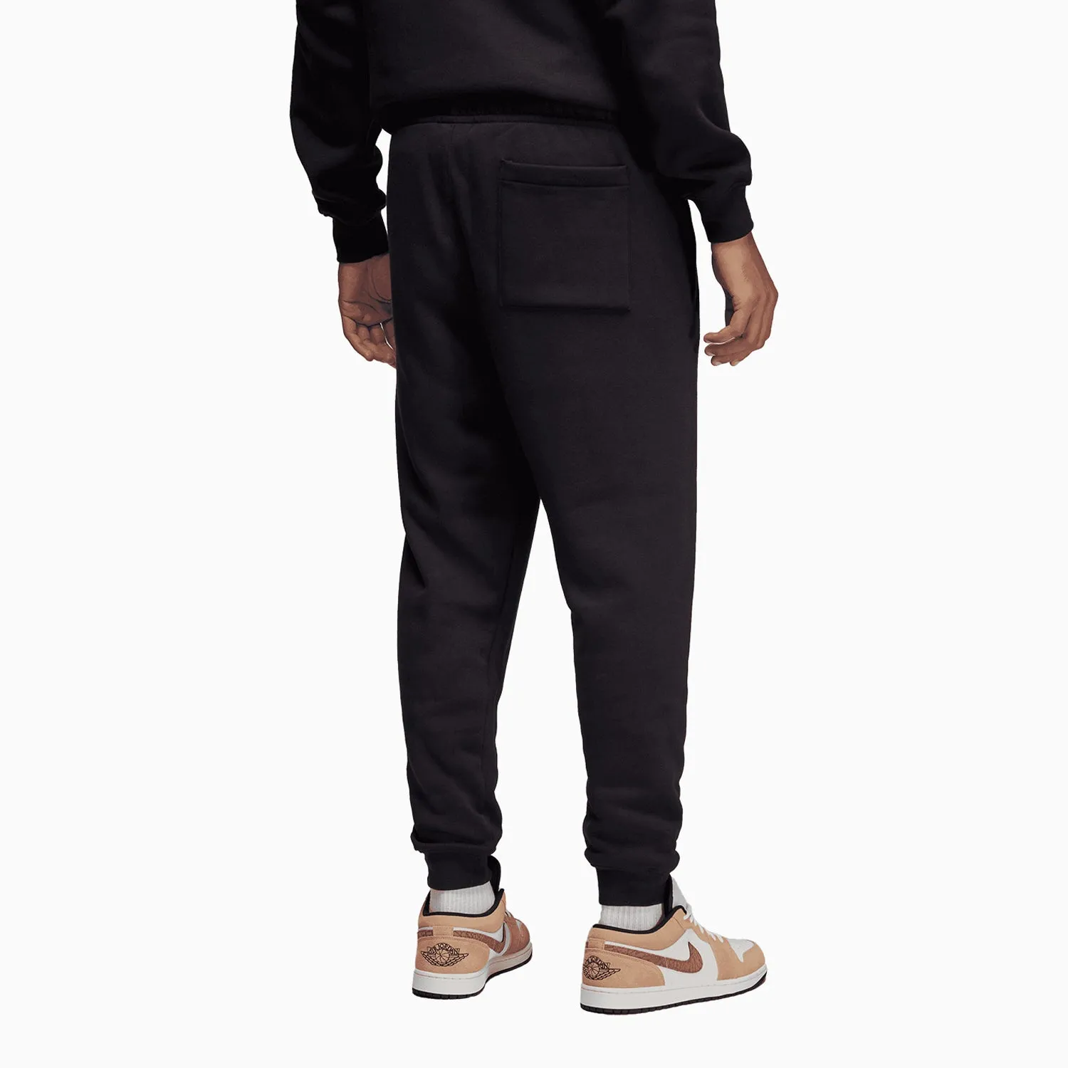 Men's Sportswear Essentials Outfit