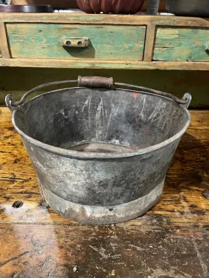 Metal Bucket    #6106