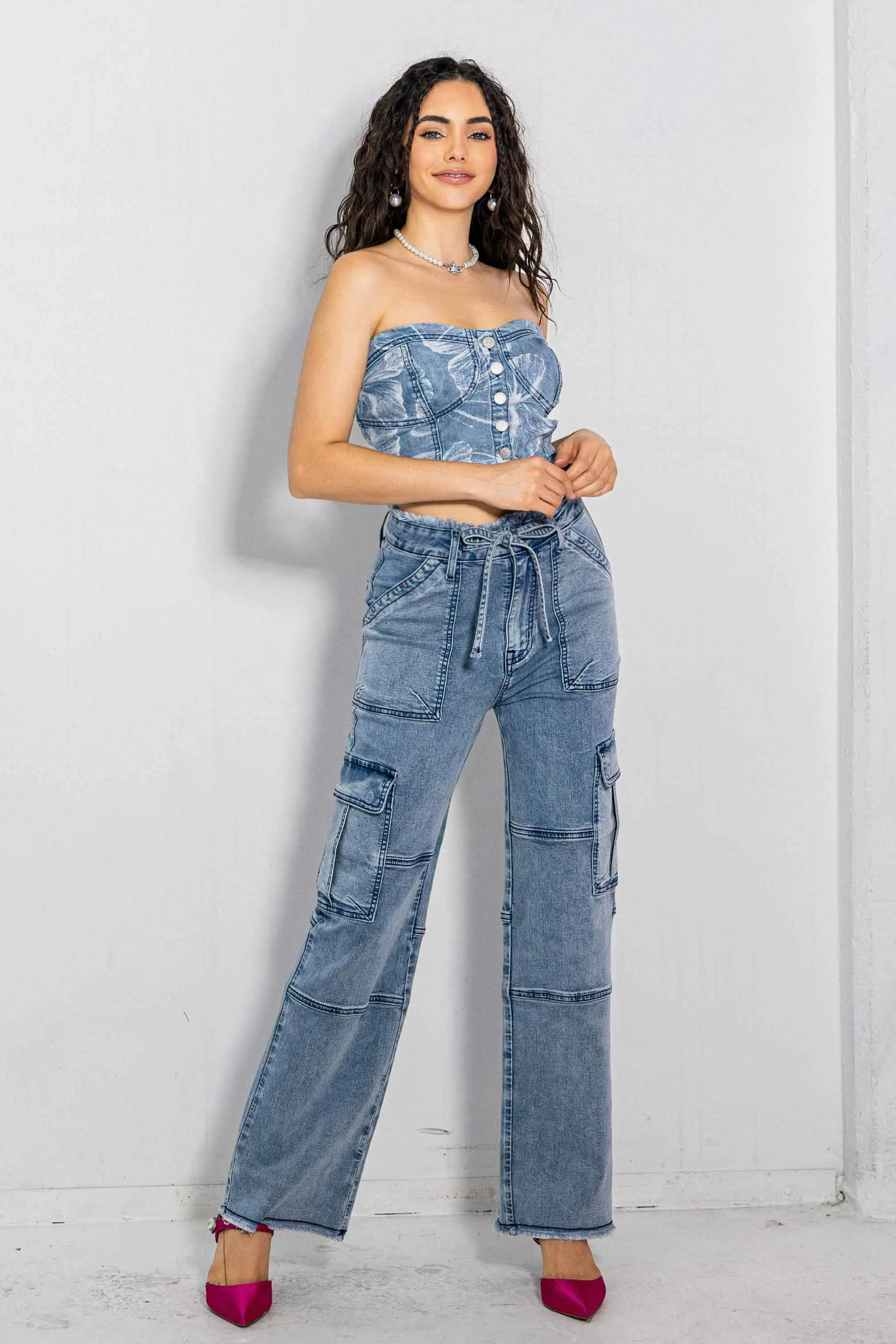 Mid-Rise Relaxed Cargo Jeans