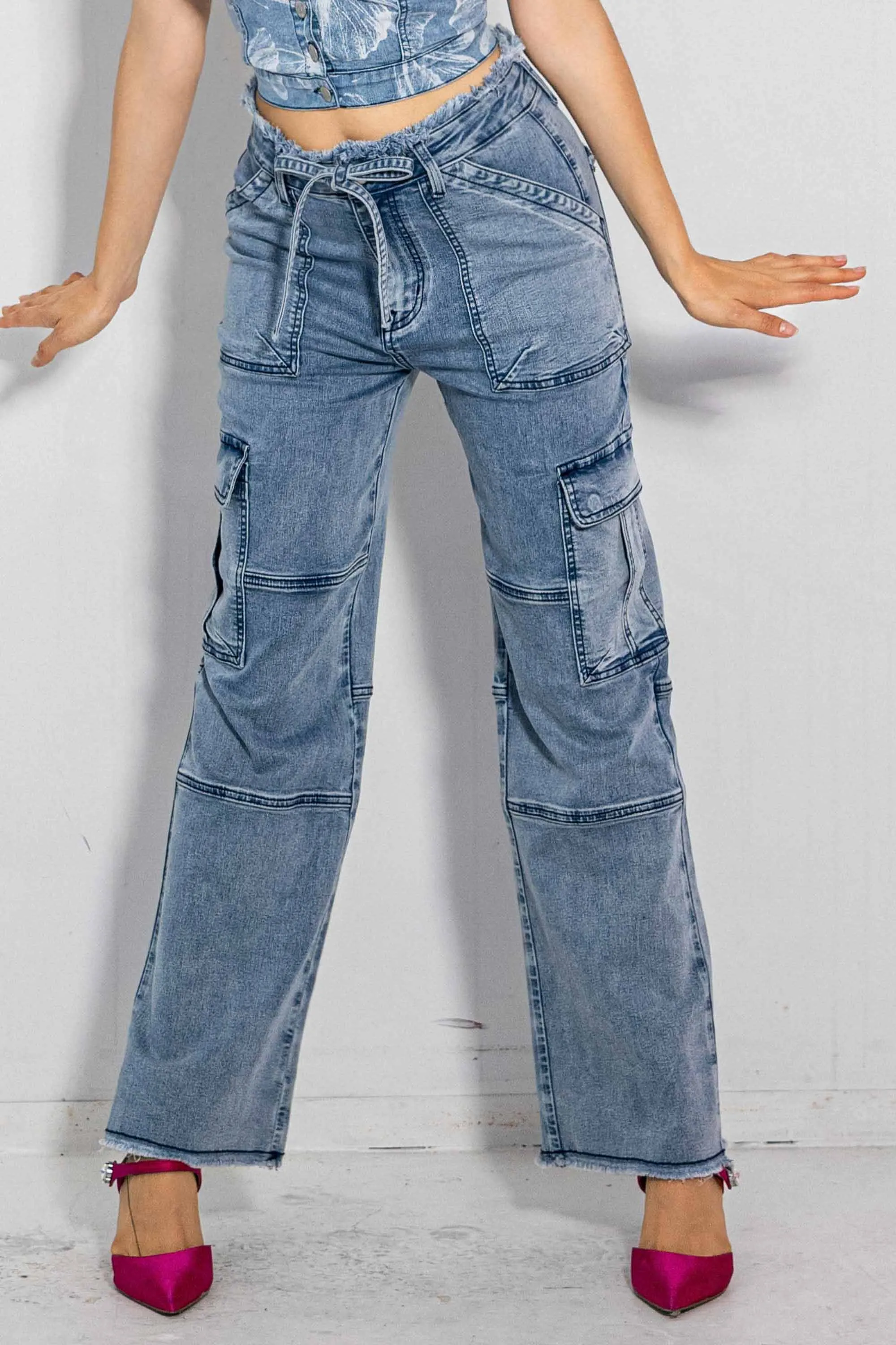 Mid-Rise Relaxed Cargo Jeans