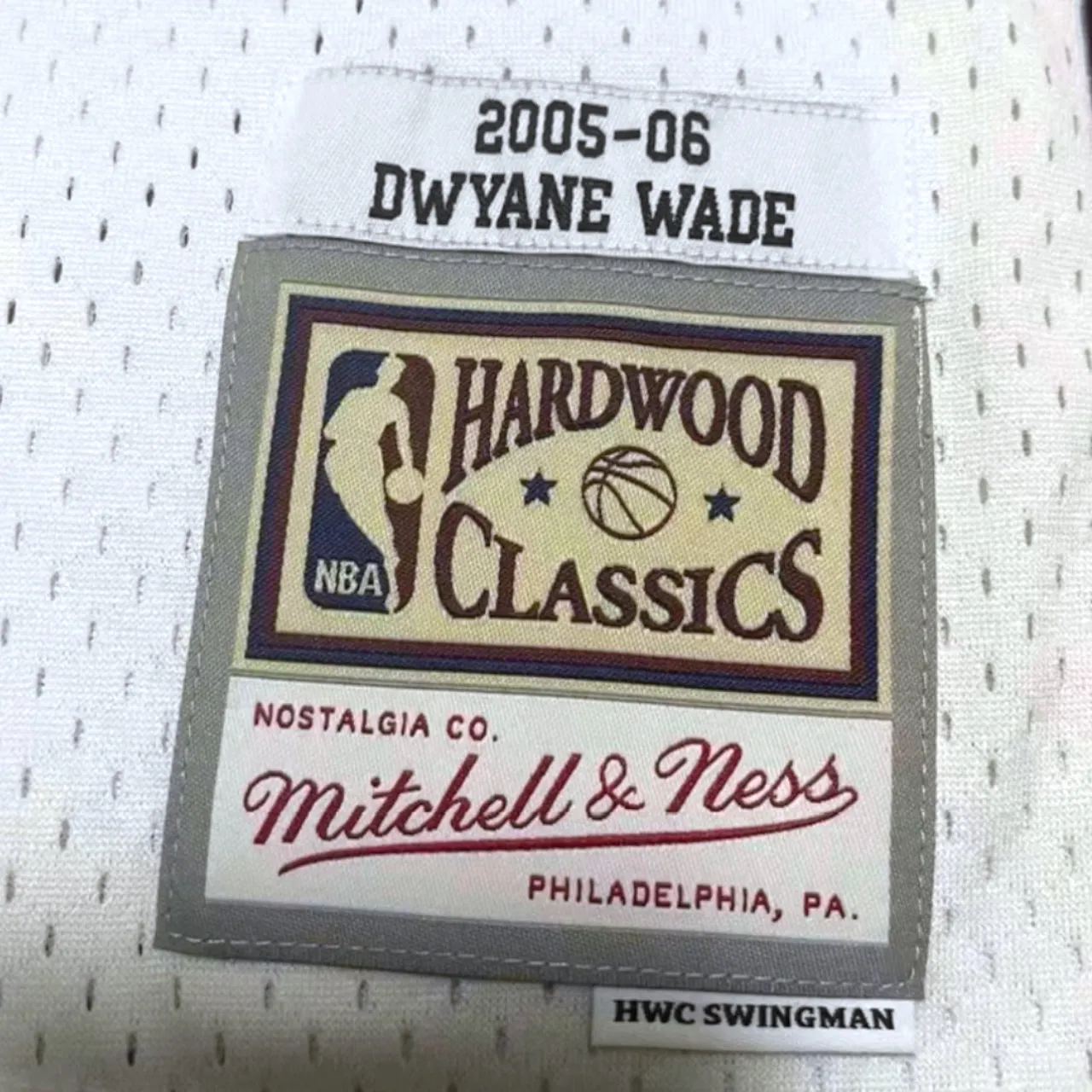 Mitchell and Ness Dwyane Wade Miami Heat 2005-2006 Home Swingman Jersey - White