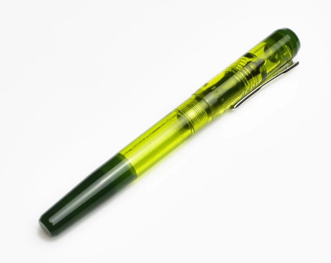 Model 55 Pentium Fountain Pen - Olivae Vintage Green