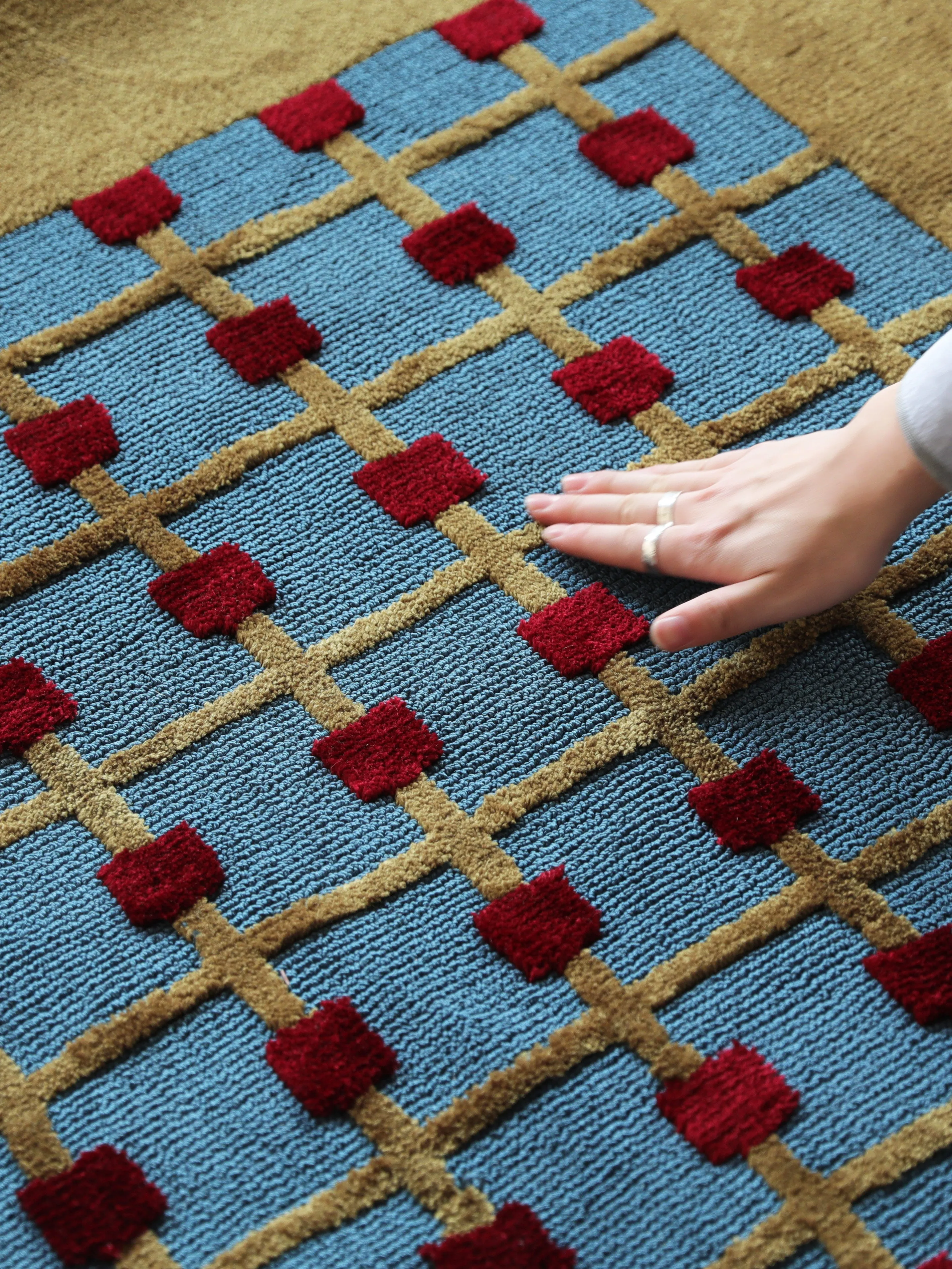 Modern Checkered Plush Carpet