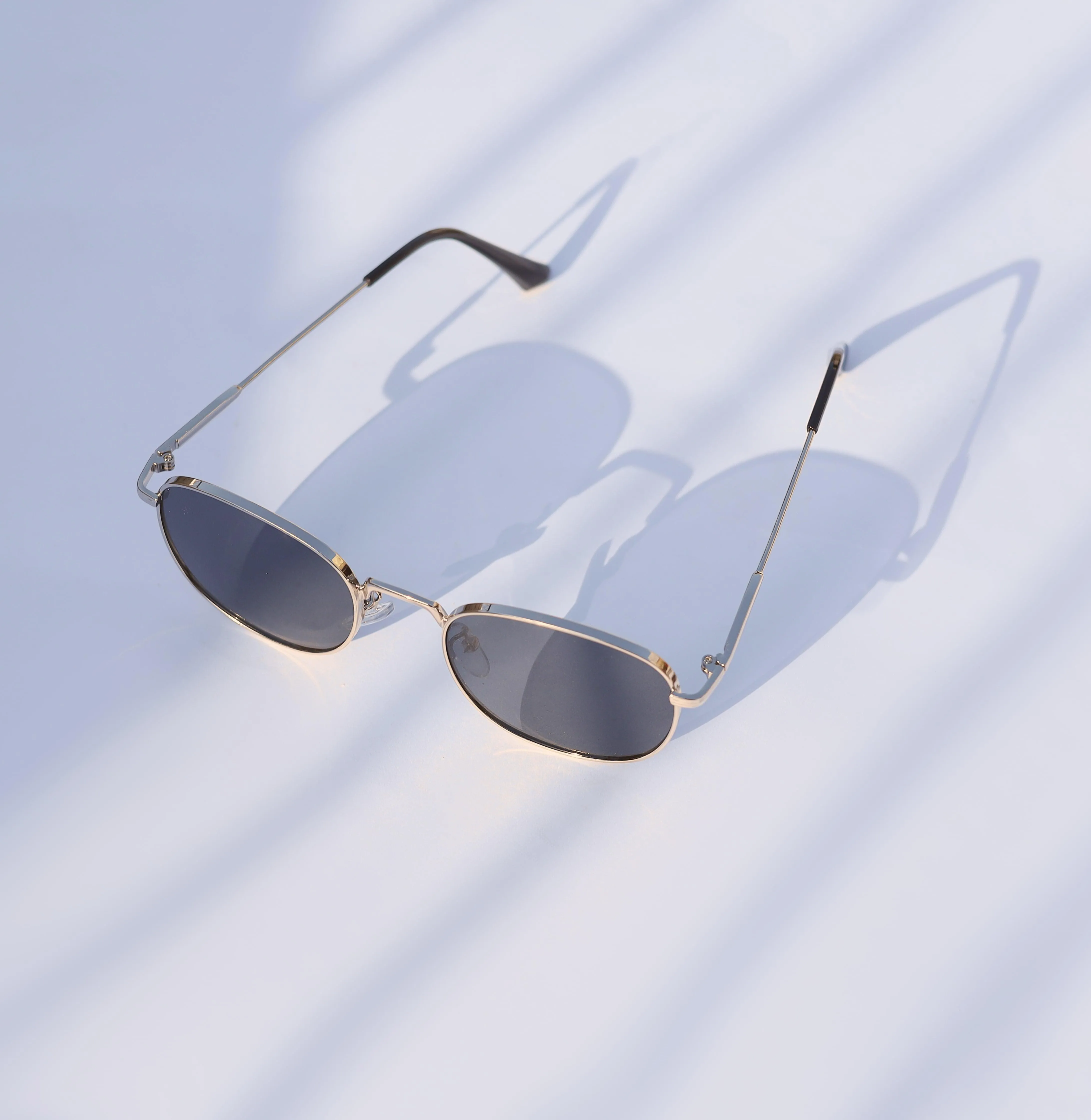 Modern Noir Round Sunglasses