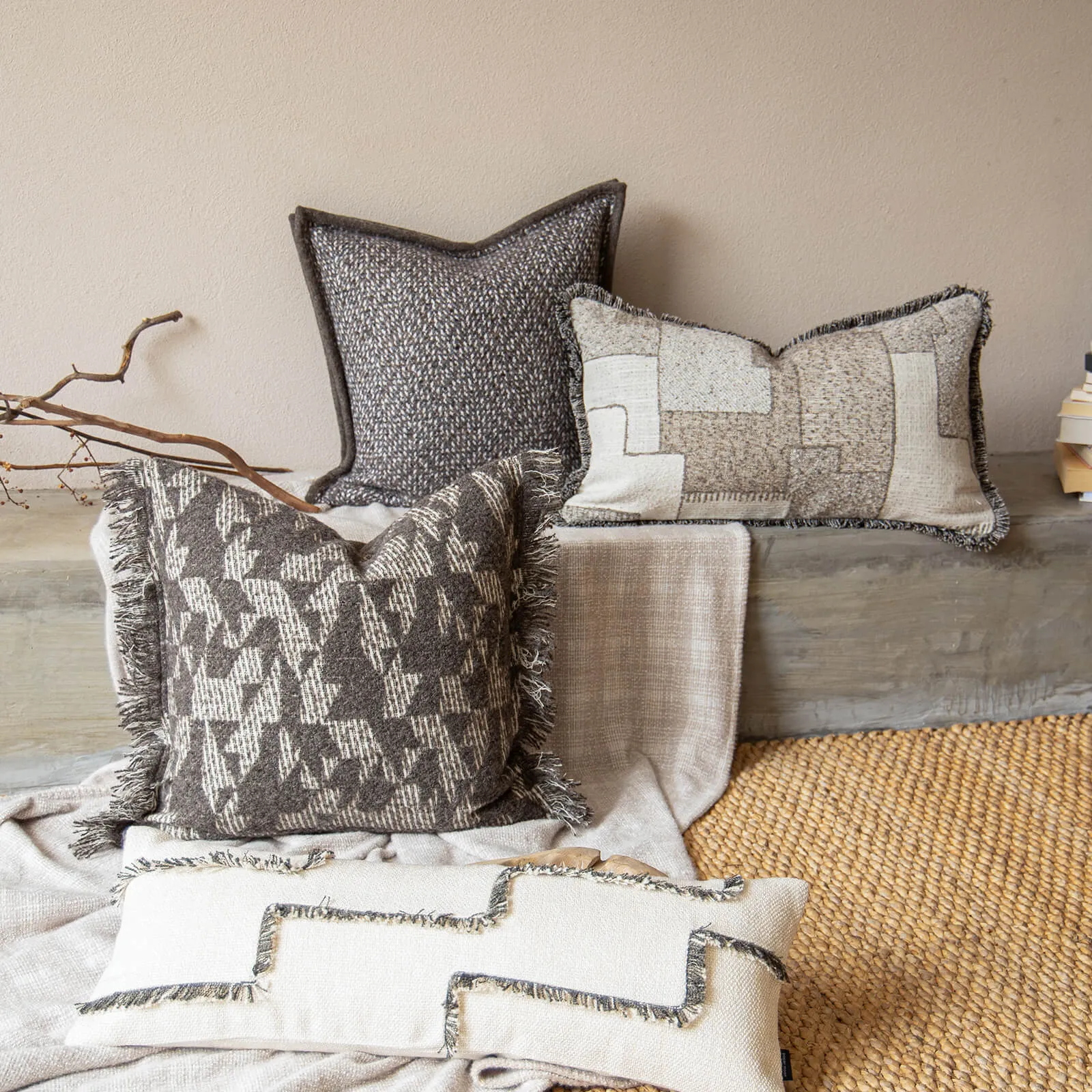 Modern Pillow Set