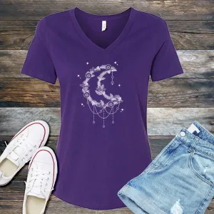 Moonlight Winter Wreath V-Neck