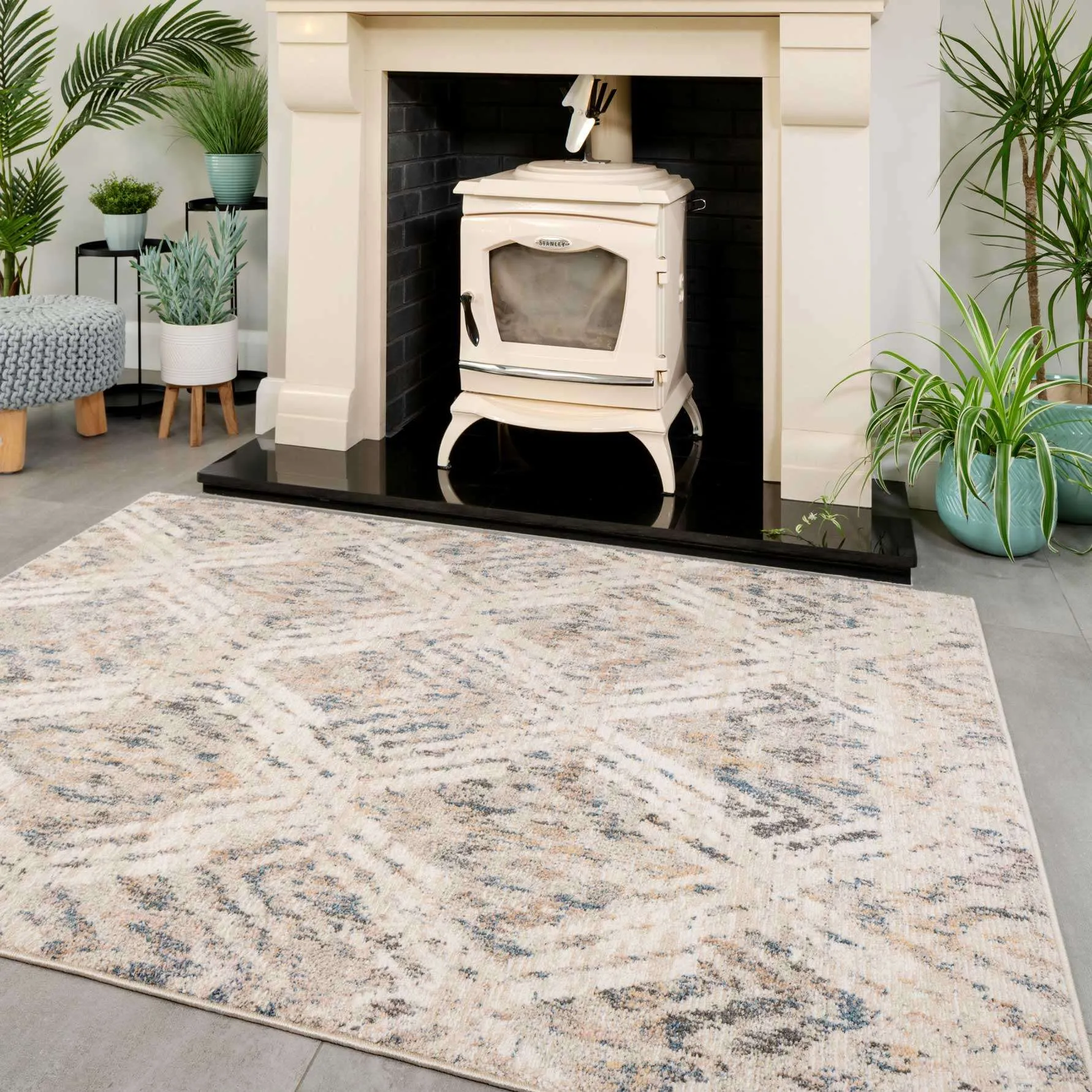 Natural Toned Diamond Living Room Rug - Warner