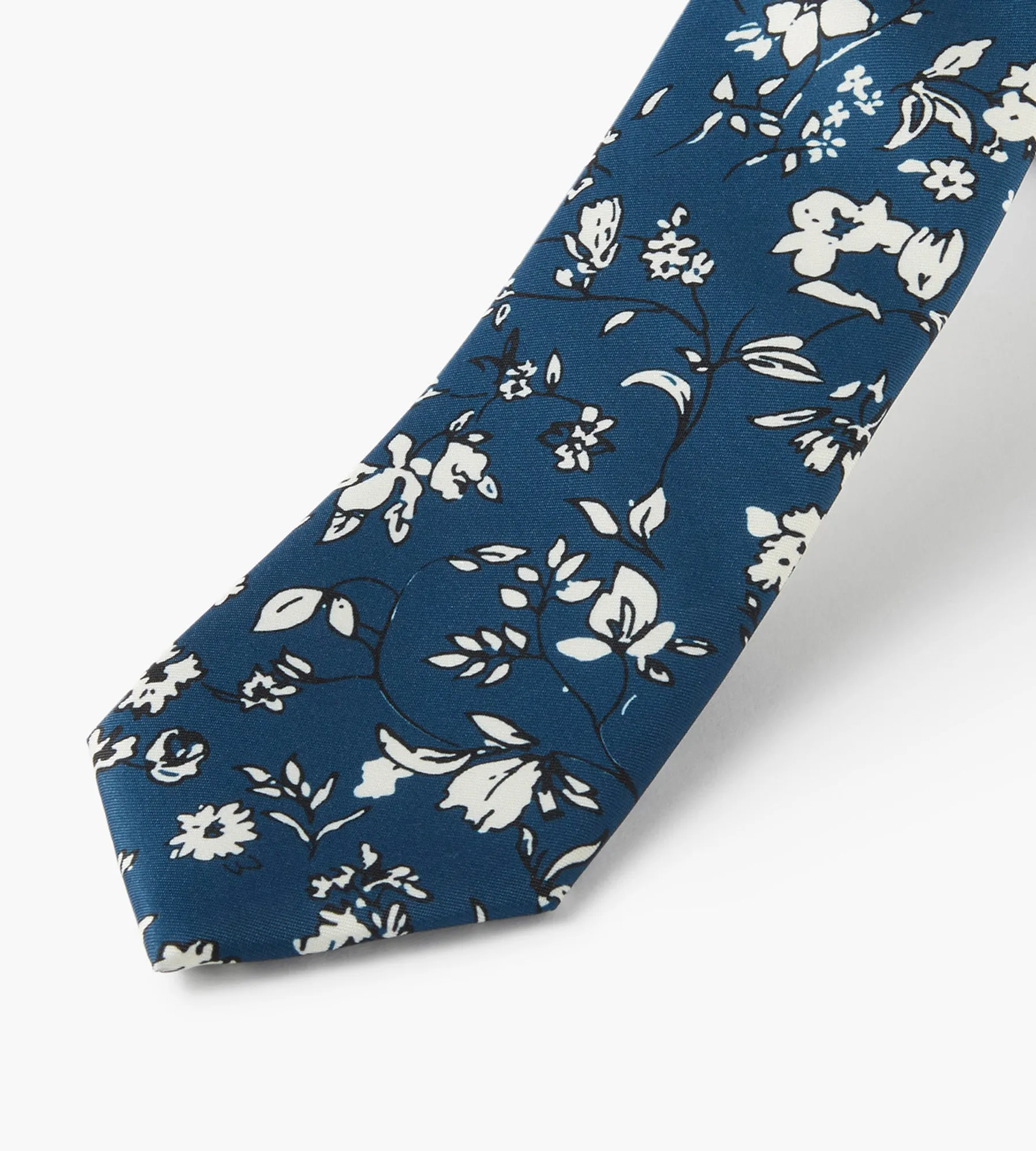 Negative Floral Tie