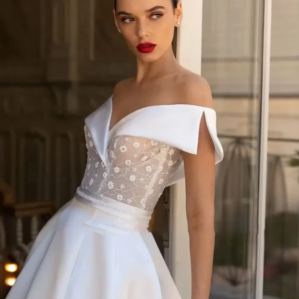 Newest Elegant V-Neck Satin Off Shoulder Backless Vintage Wedding Dress for Brides