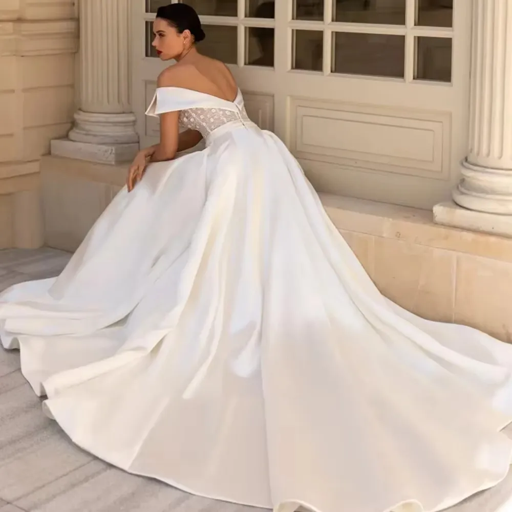 Newest Elegant V-Neck Satin Off Shoulder Backless Vintage Wedding Dress for Brides