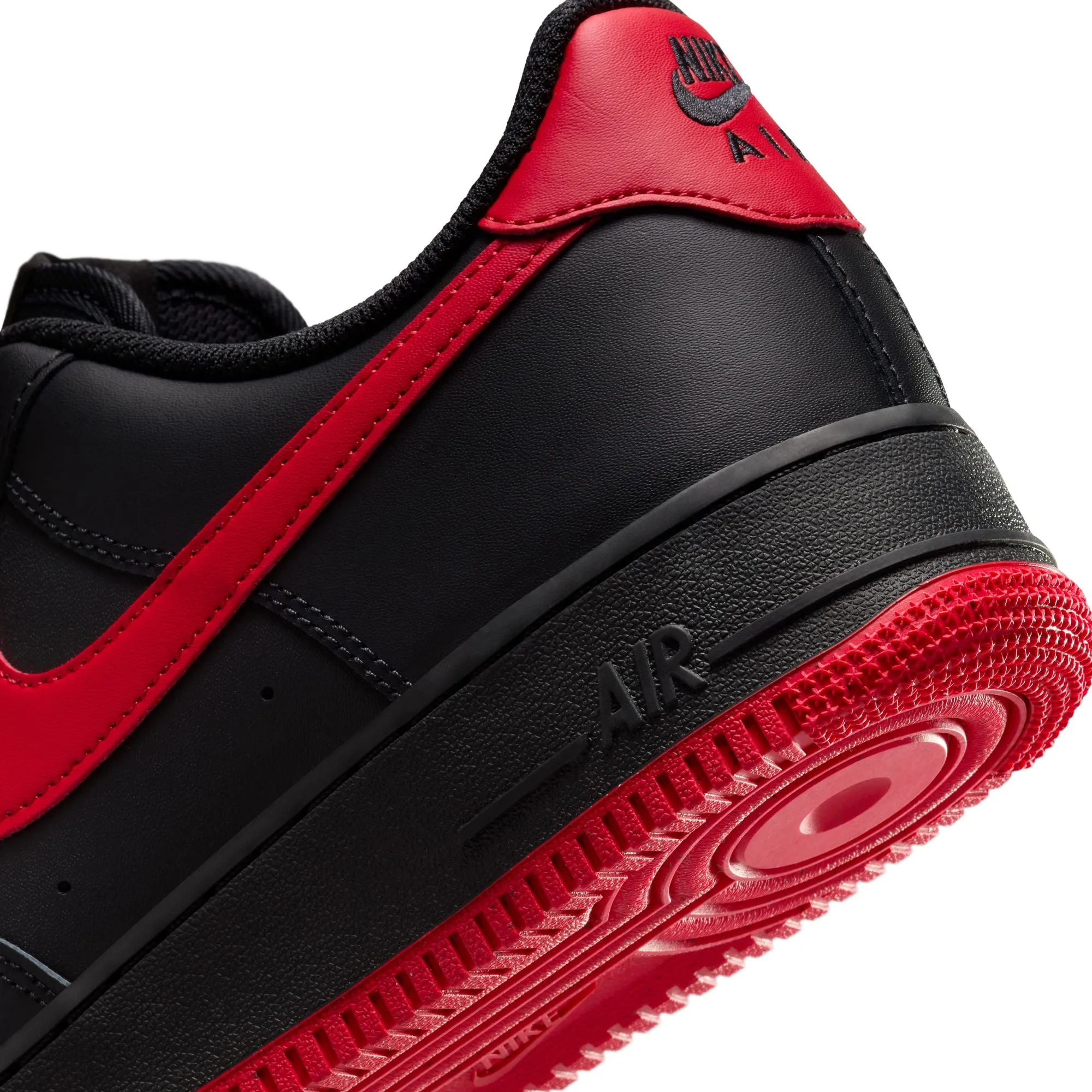 Nike Air Force 1 ‘07 (Black/University Red-Black)