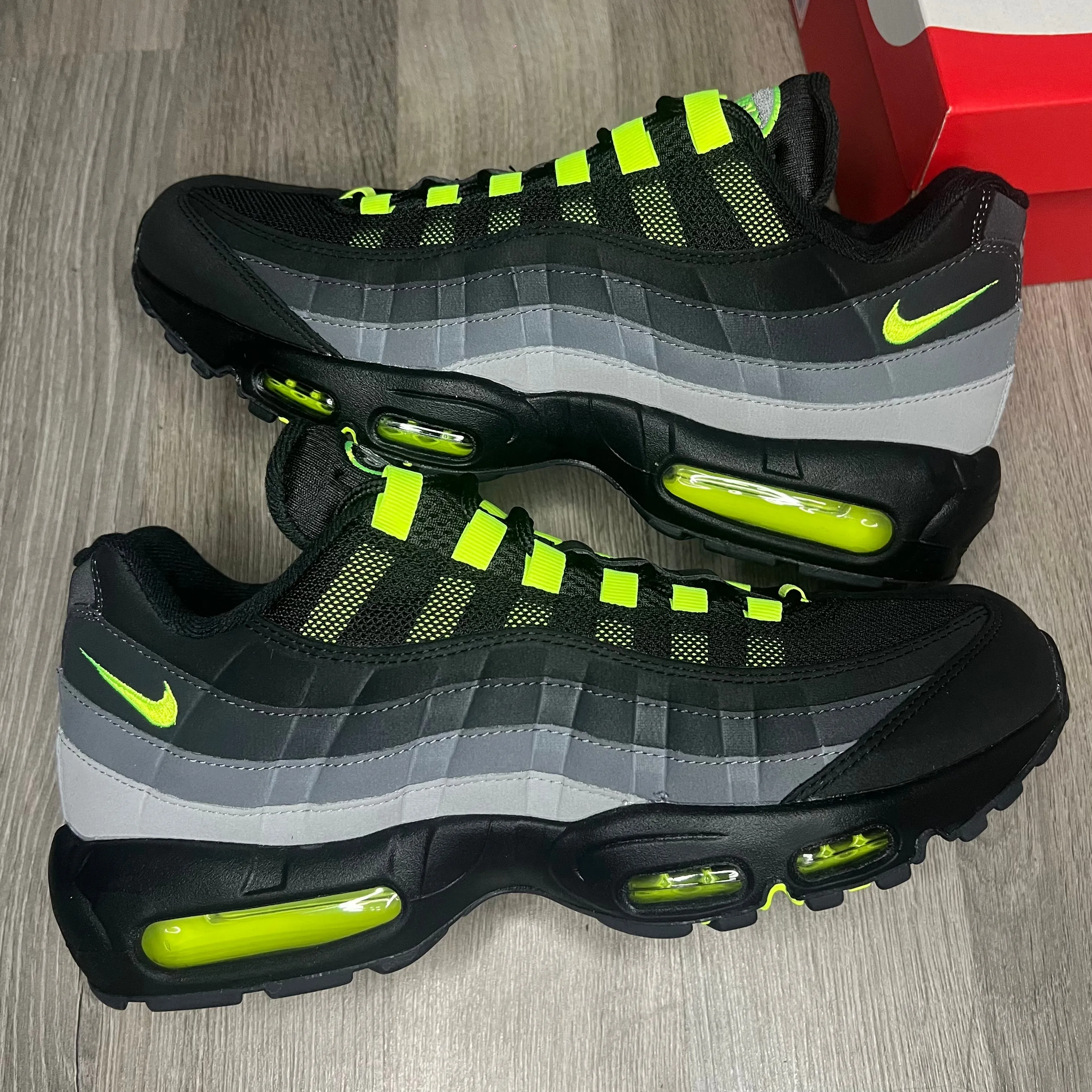 Nike Air Max 95 Reverse Neon