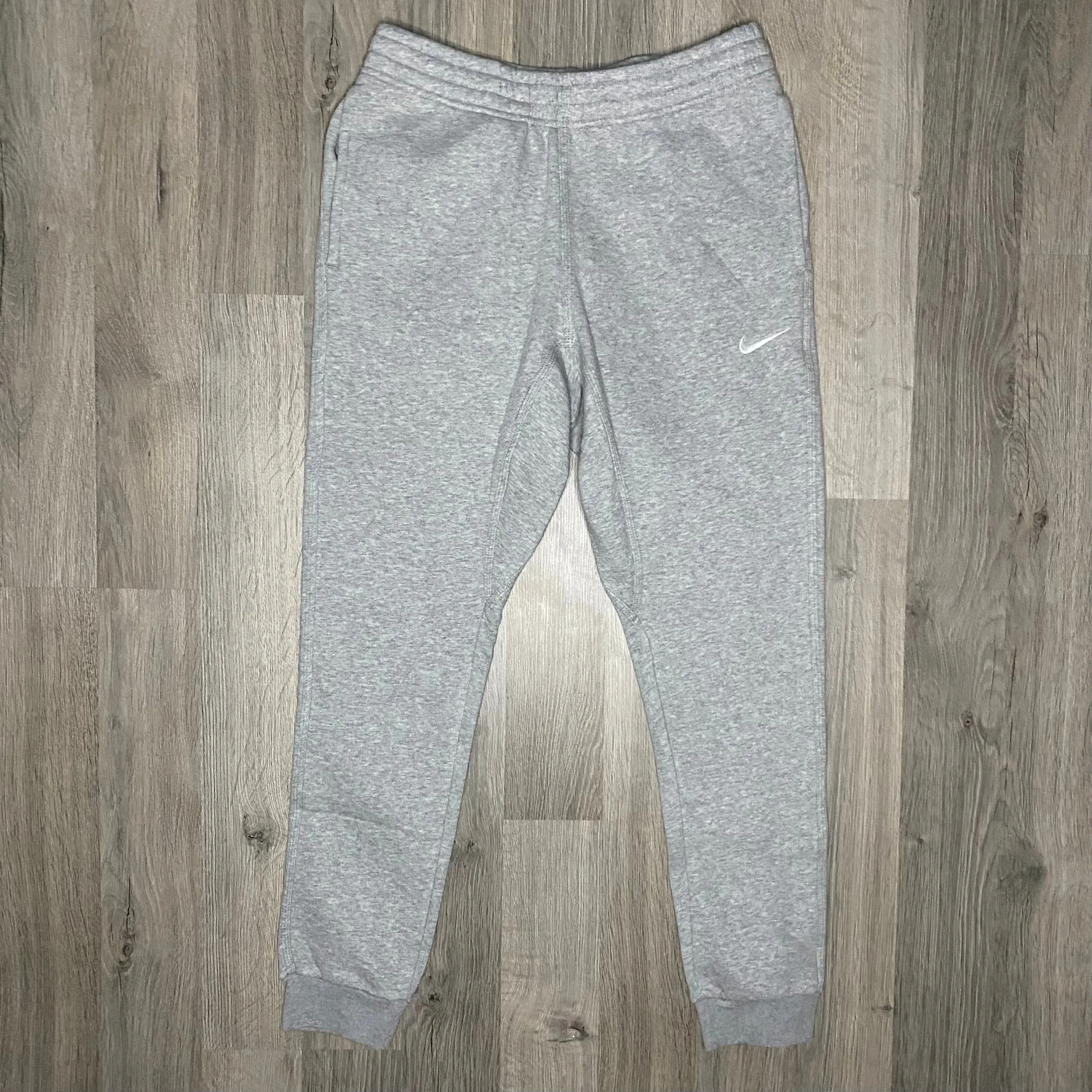 Nike Club Joggers Grey