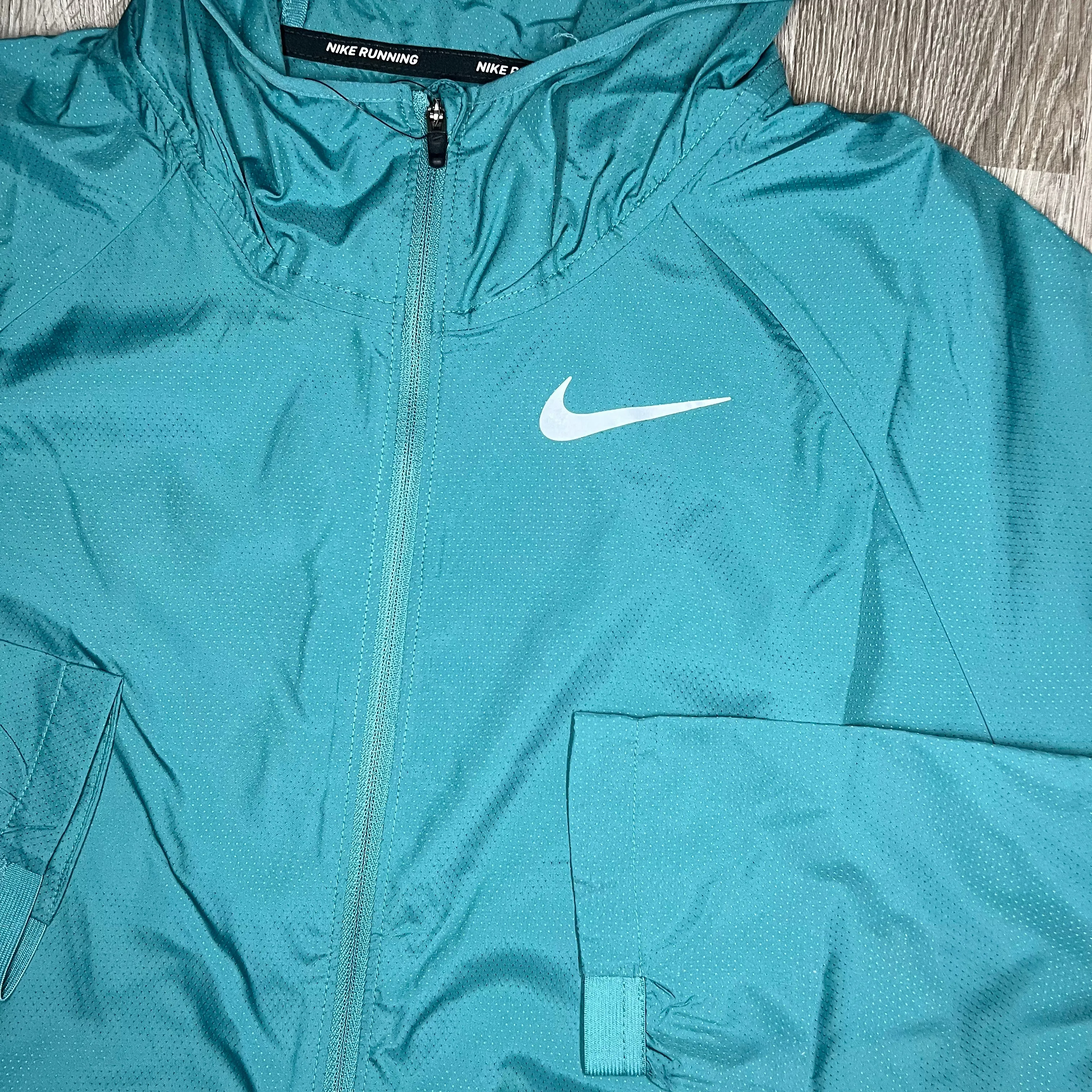 Nike Essential Windrunner Mineral Teal